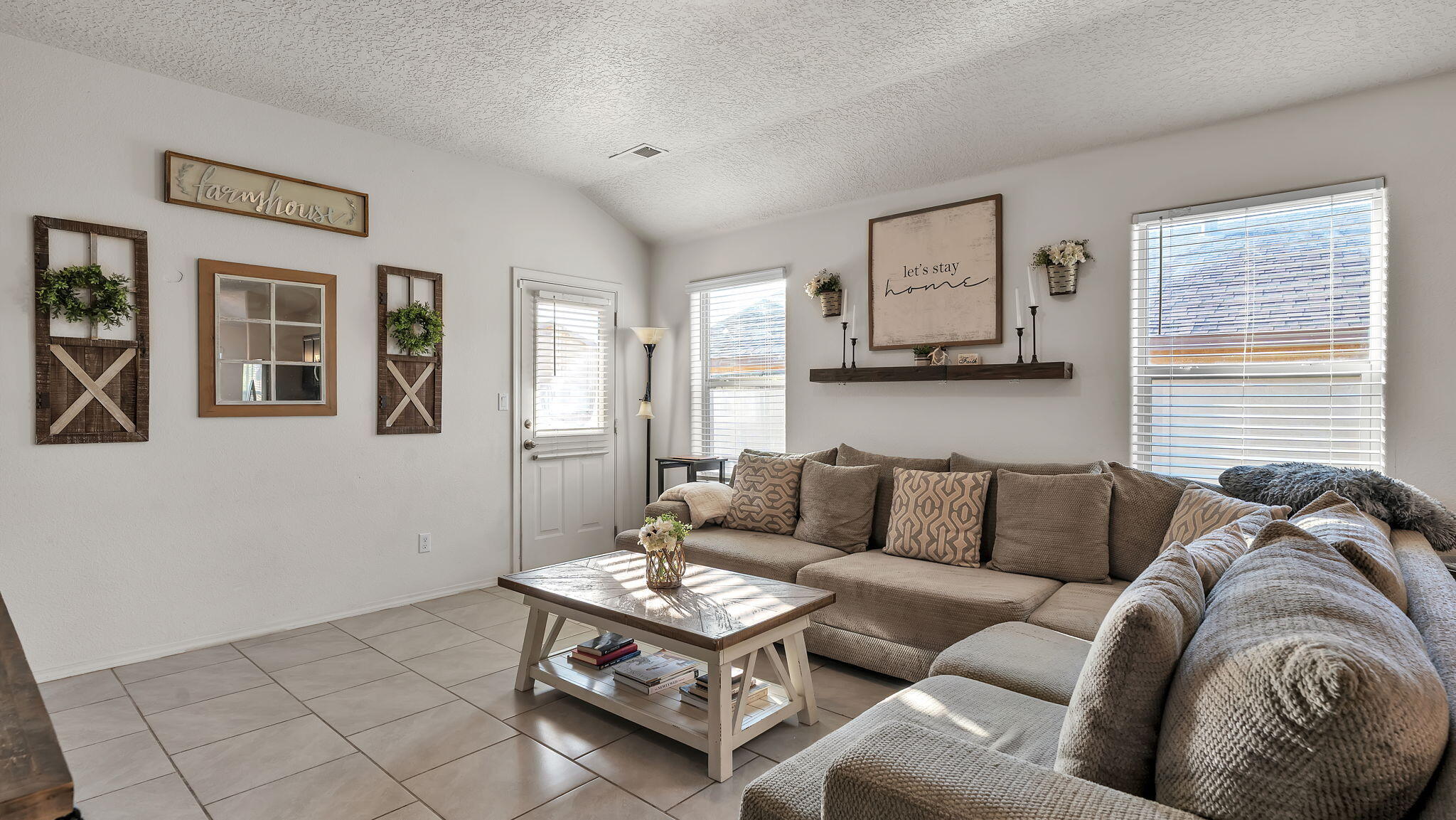 2404 DEL TIMBRE Lane SW