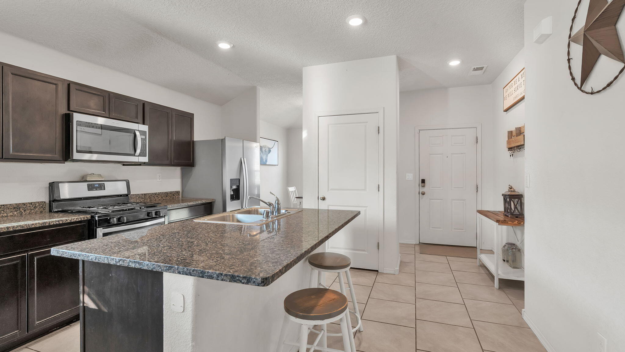 2404 DEL TIMBRE Lane SW