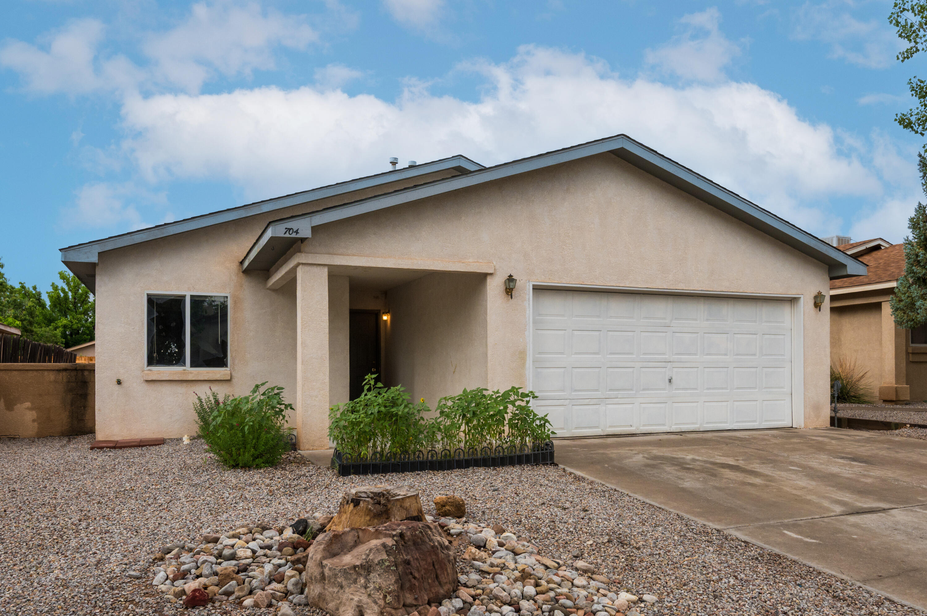 704 SANTA FE MEADOWS Drive NE