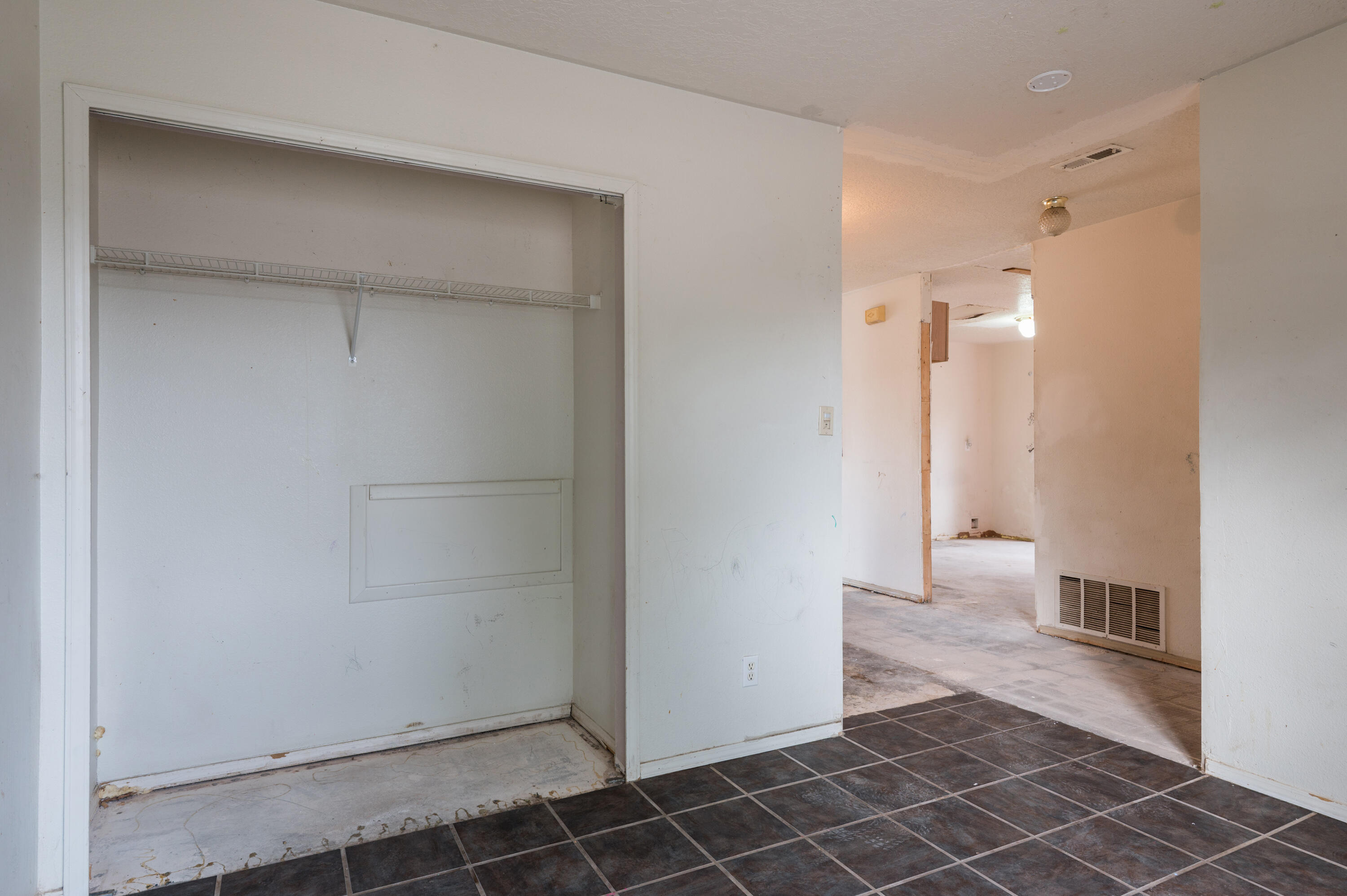 704 SANTA FE MEADOWS Drive NE