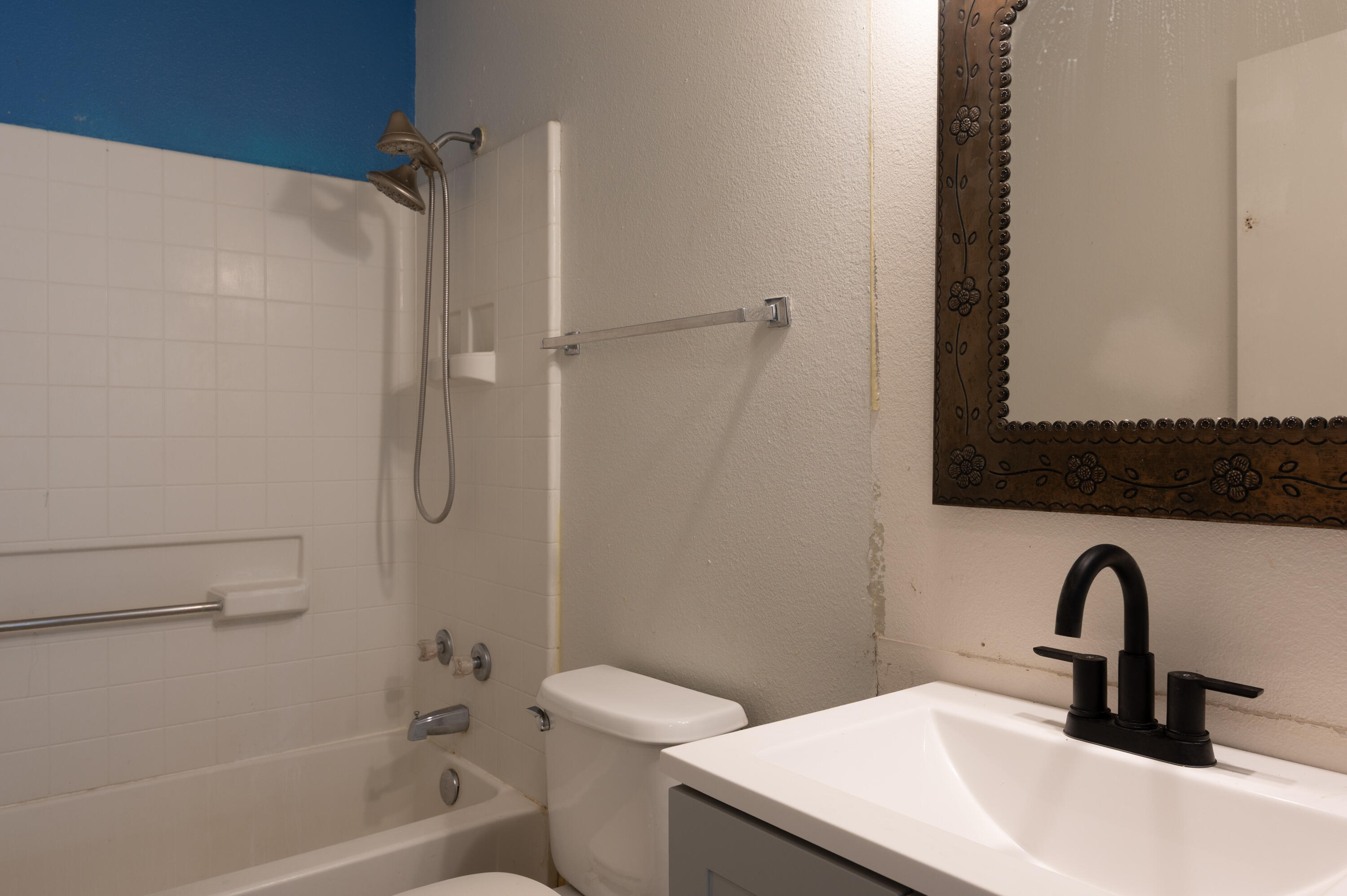 704 SANTA FE MEADOWS Drive NE