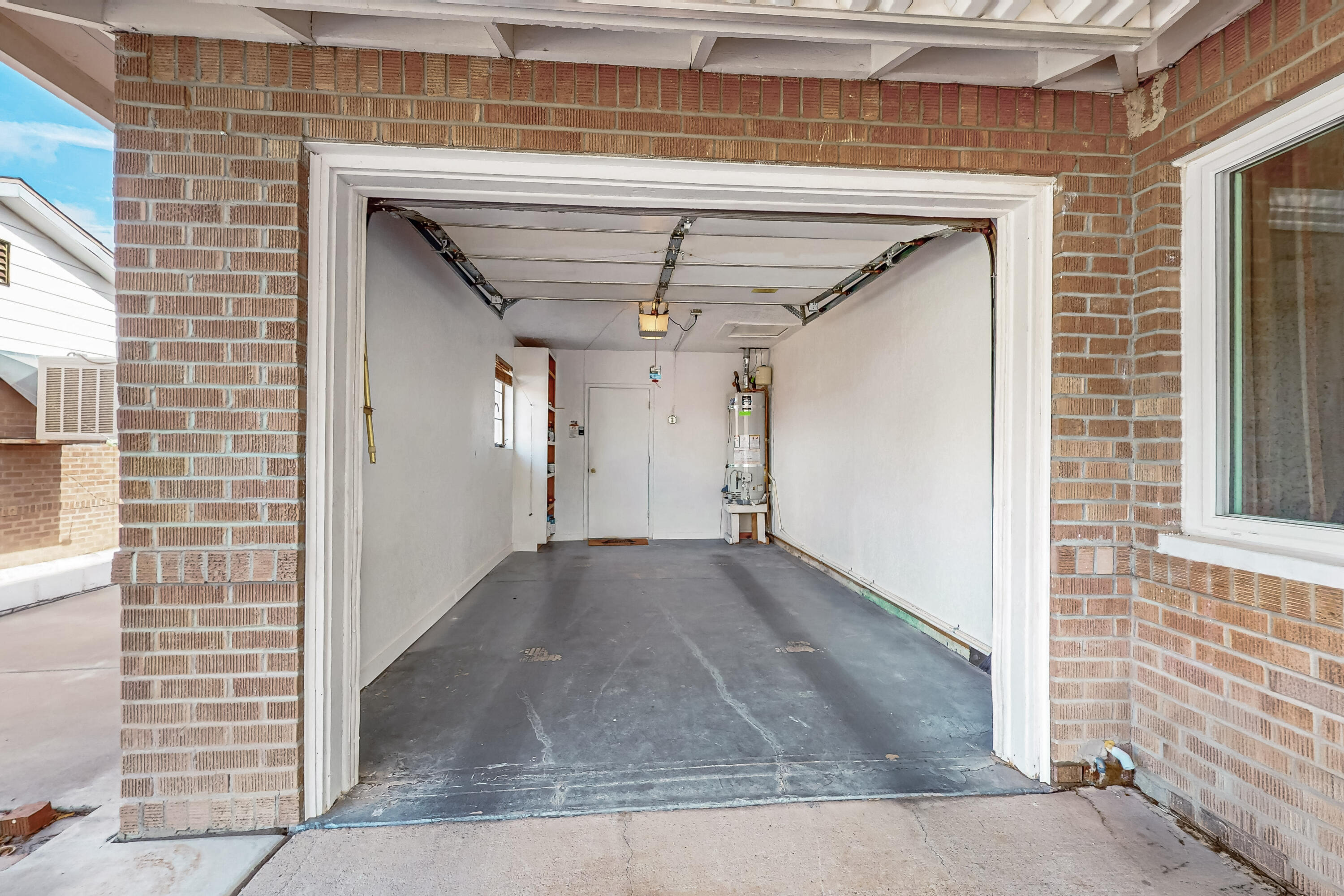 7719 Euclid Avenue NE