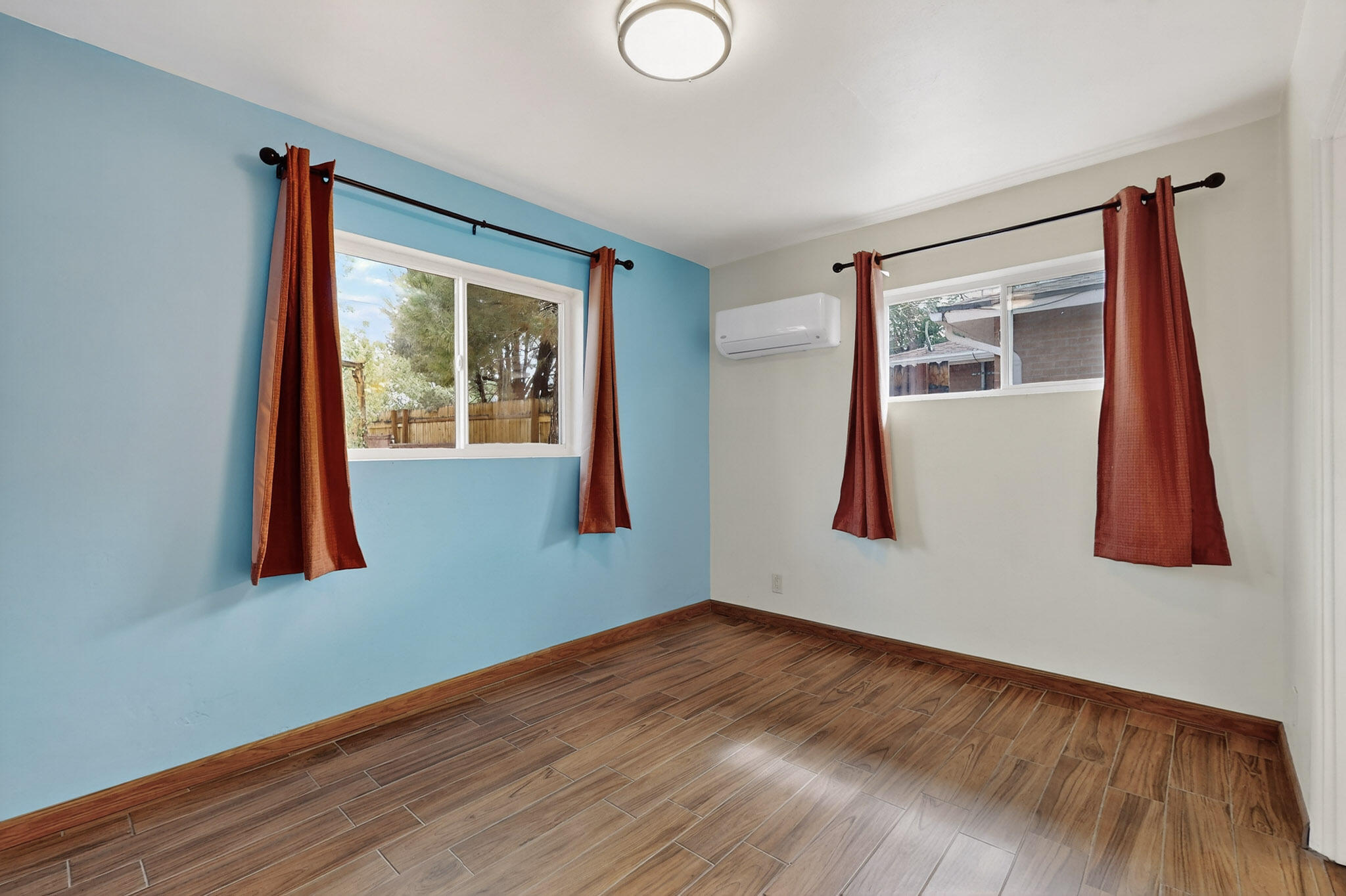 7719 Euclid Avenue NE