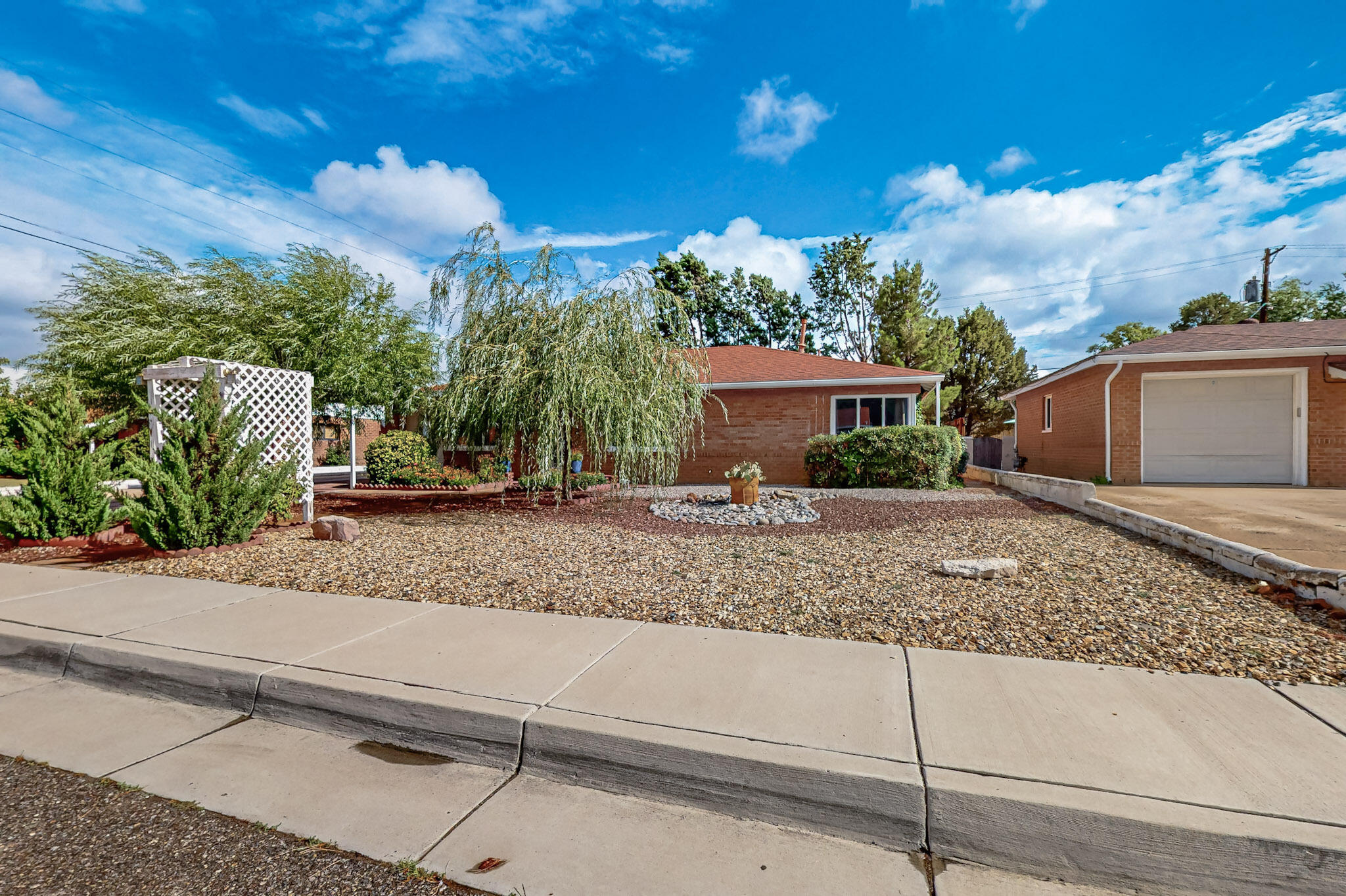 7719 Euclid Avenue NE