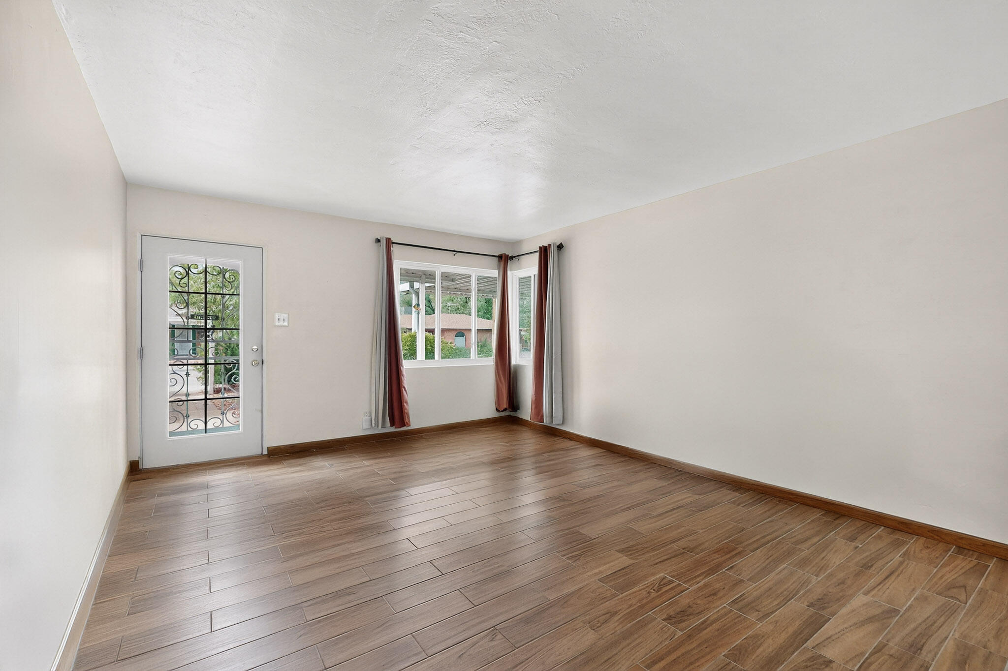 7719 Euclid Avenue NE