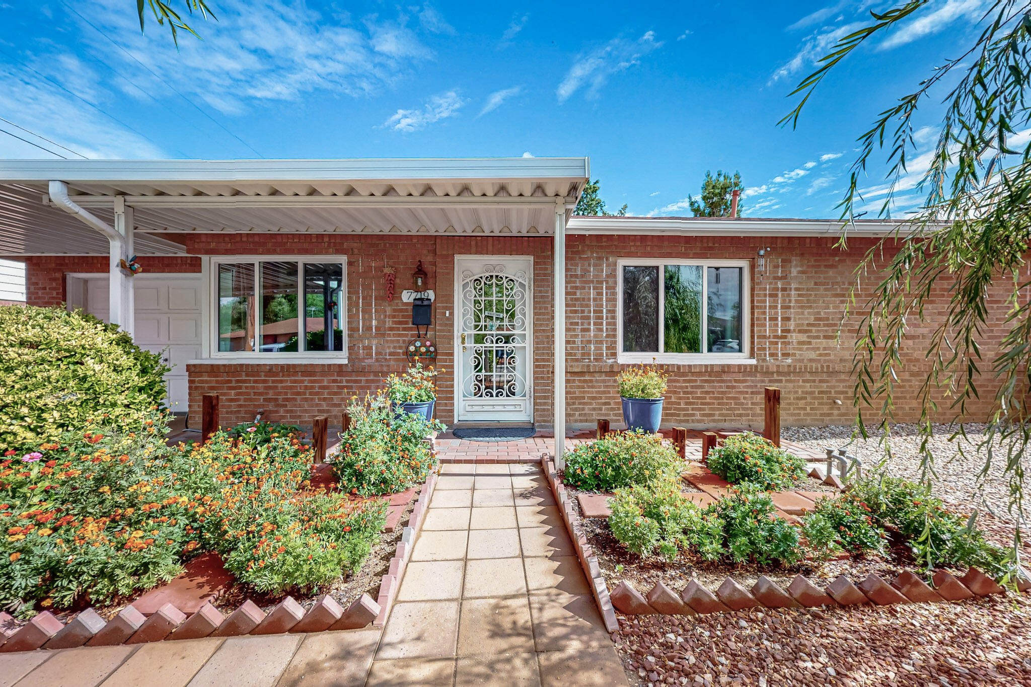 7719 Euclid Avenue NE