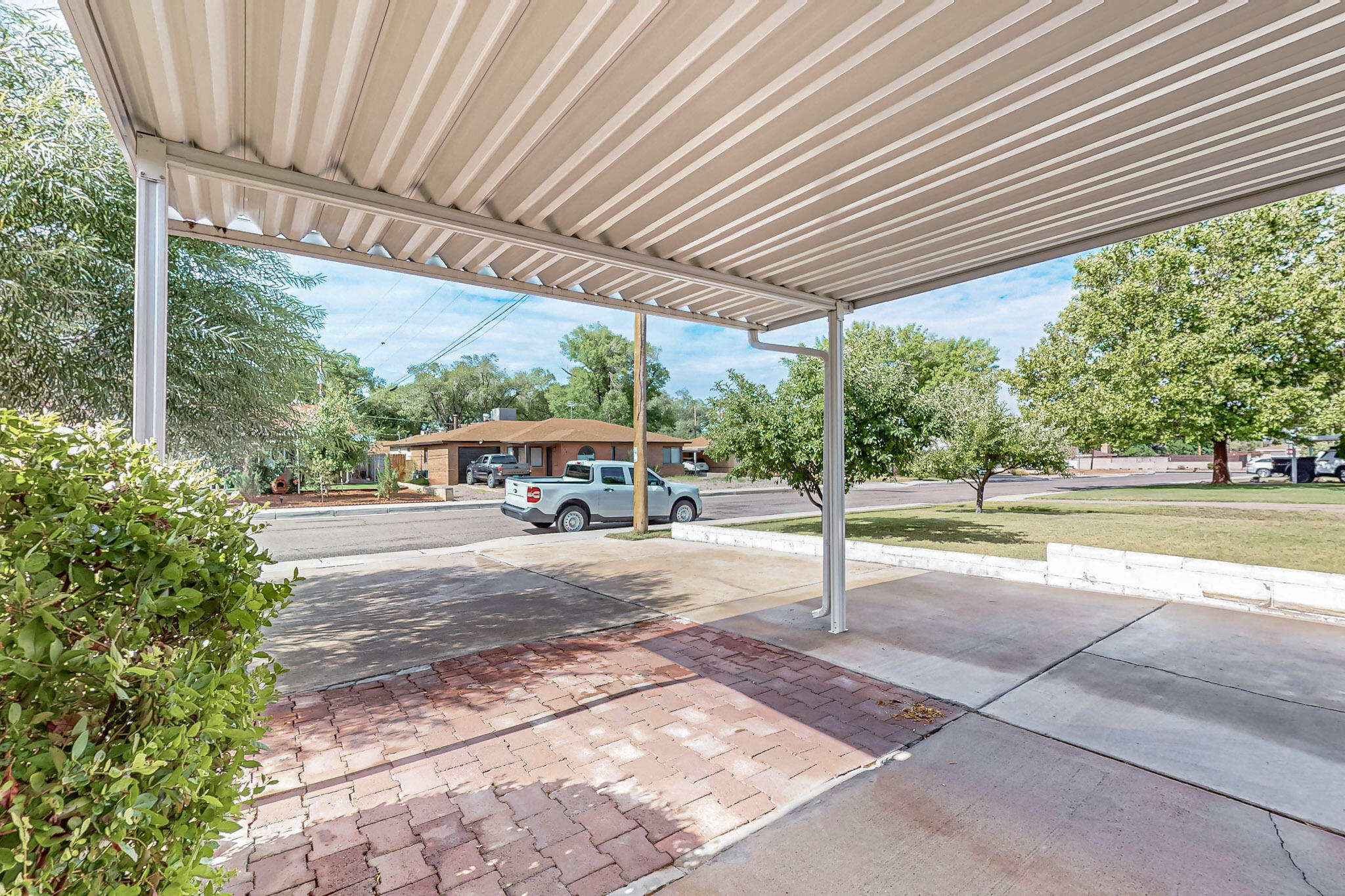 7719 Euclid Avenue NE