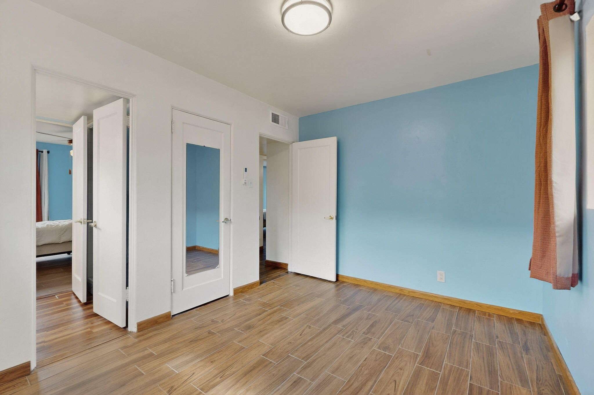 7719 Euclid Avenue NE