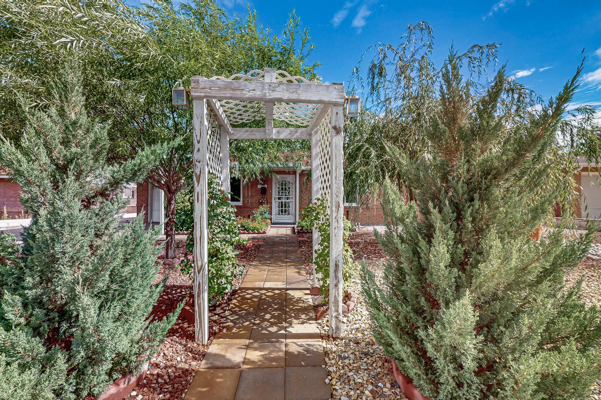 7719 Euclid Avenue NE