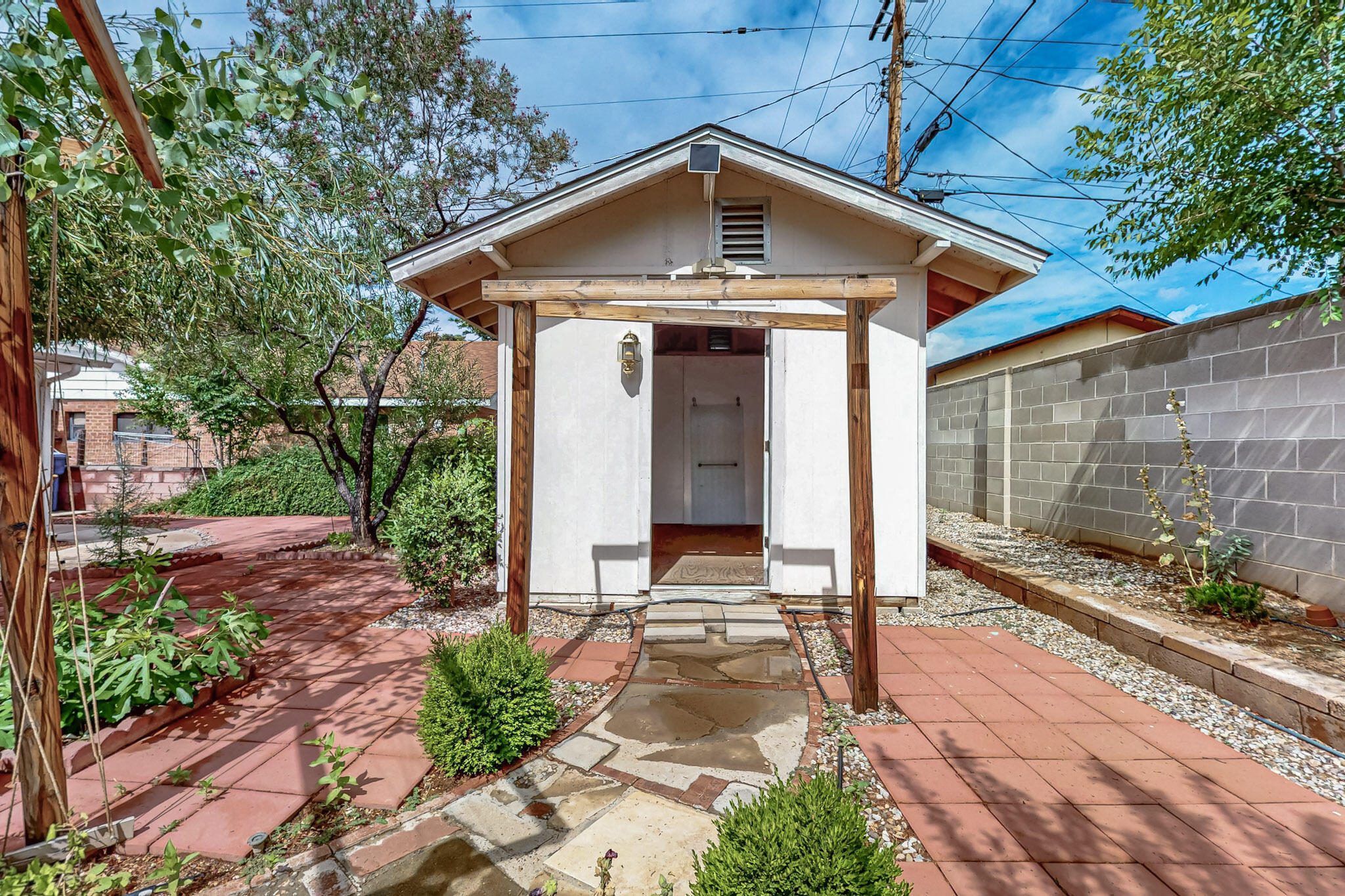 7719 Euclid Avenue NE