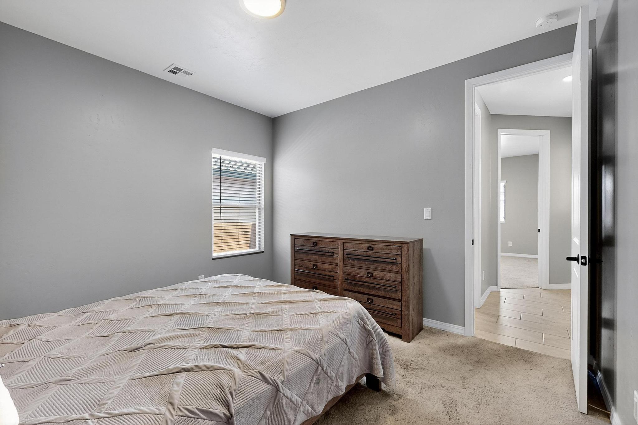 1189 FASCINATION Street NE