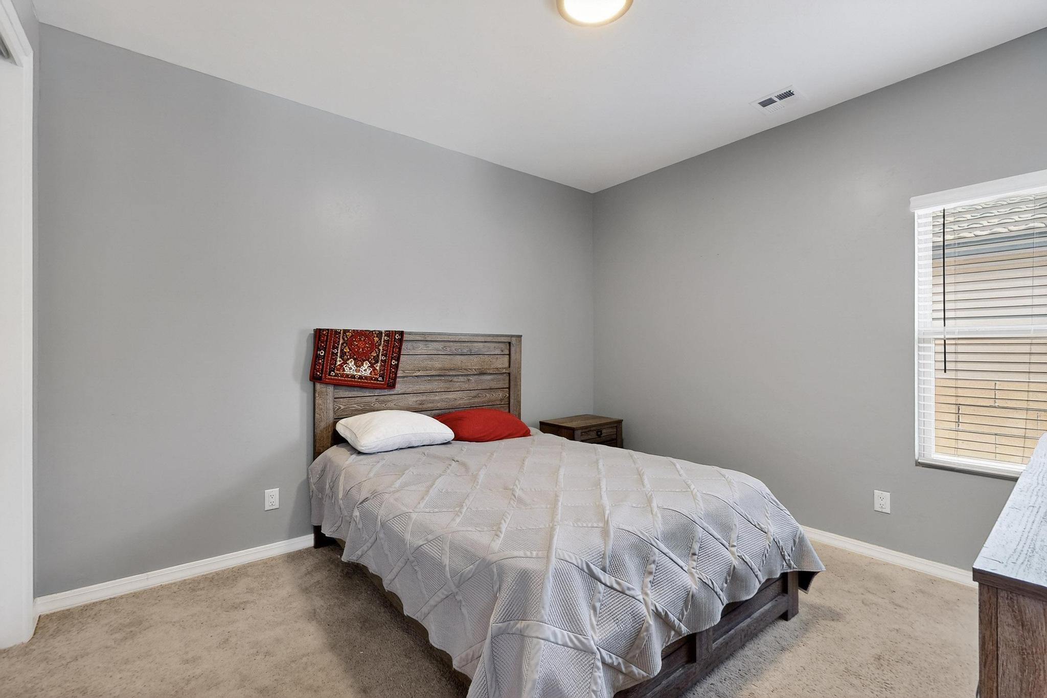 1189 FASCINATION Street NE