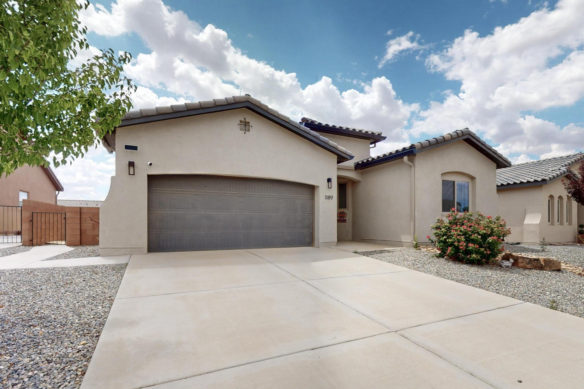 1189 FASCINATION Street NE