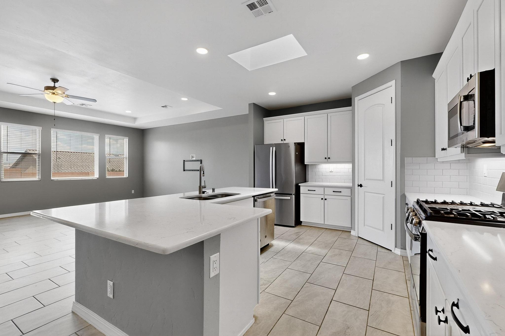 1189 FASCINATION Street NE