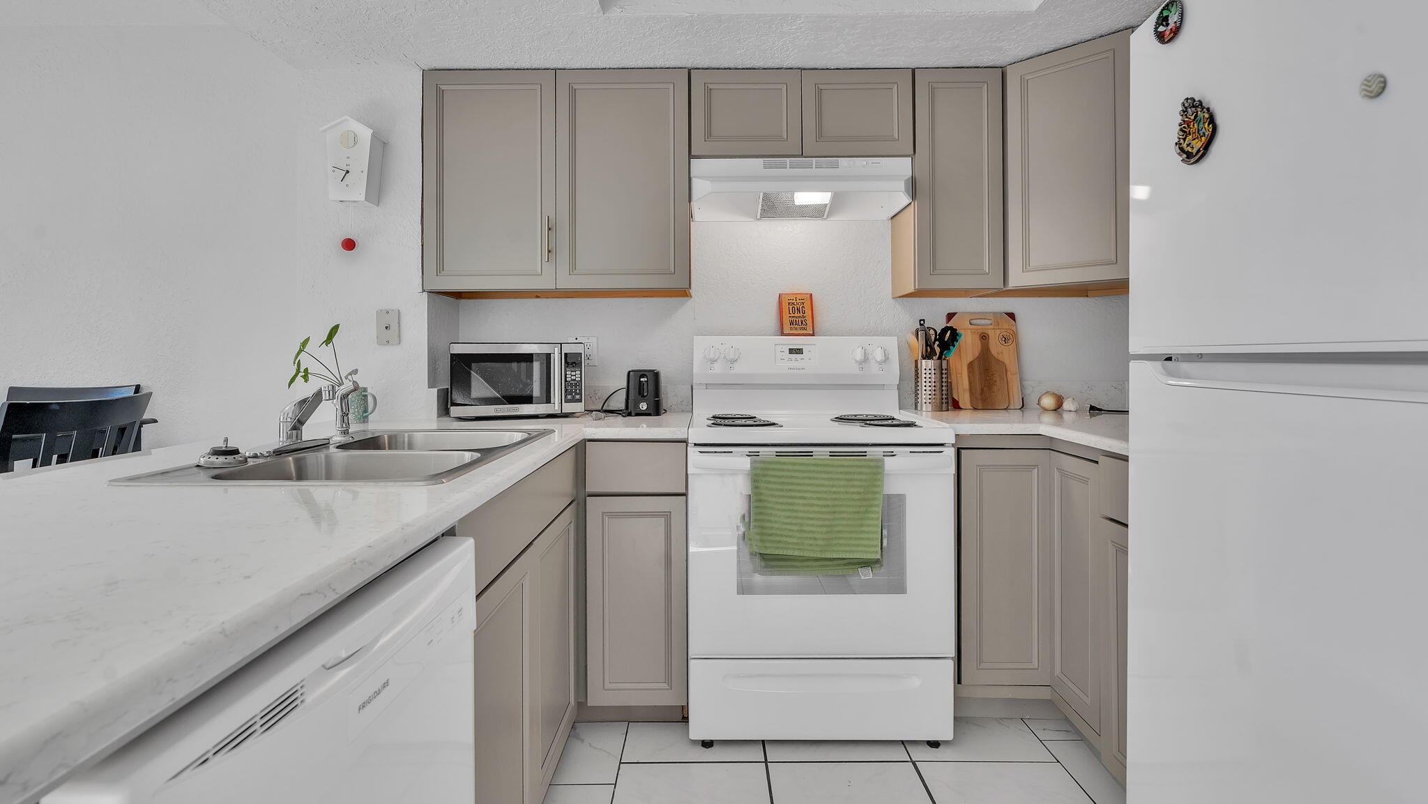 6041 SEQUOIA Road NW B3