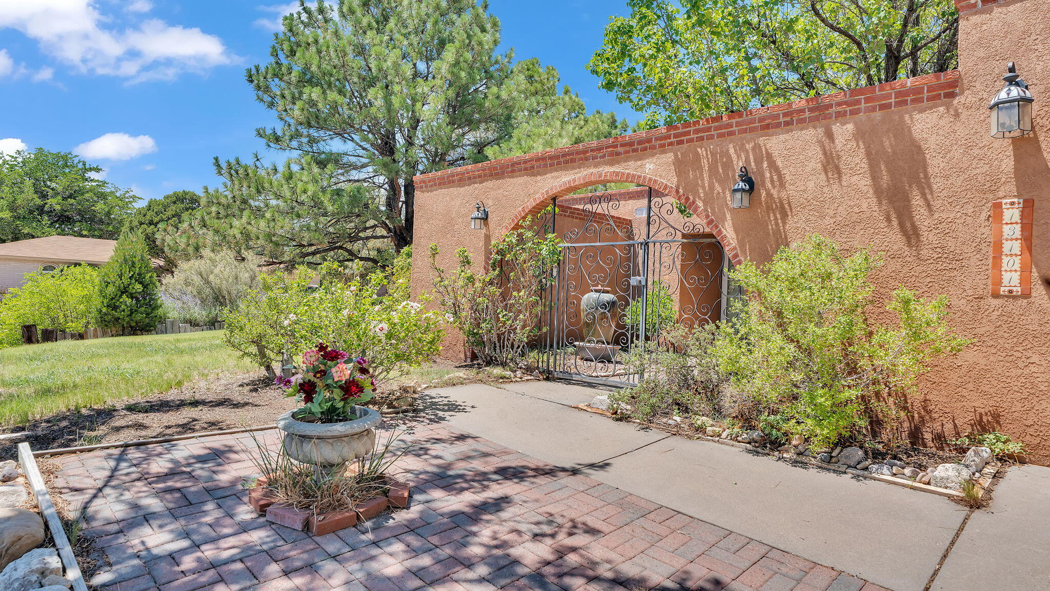 13101 COMANCHE Road NE