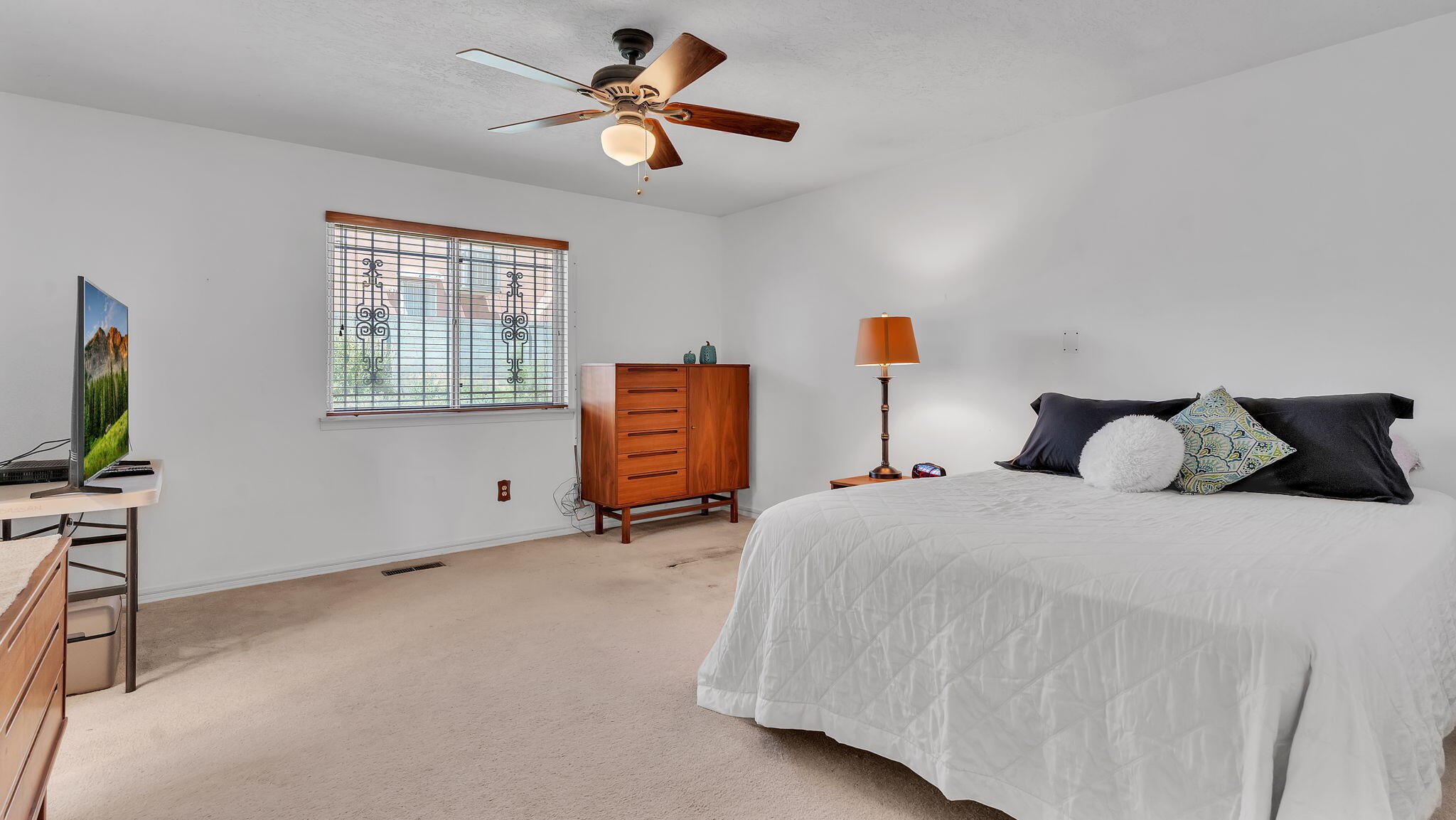 13101 COMANCHE Road NE