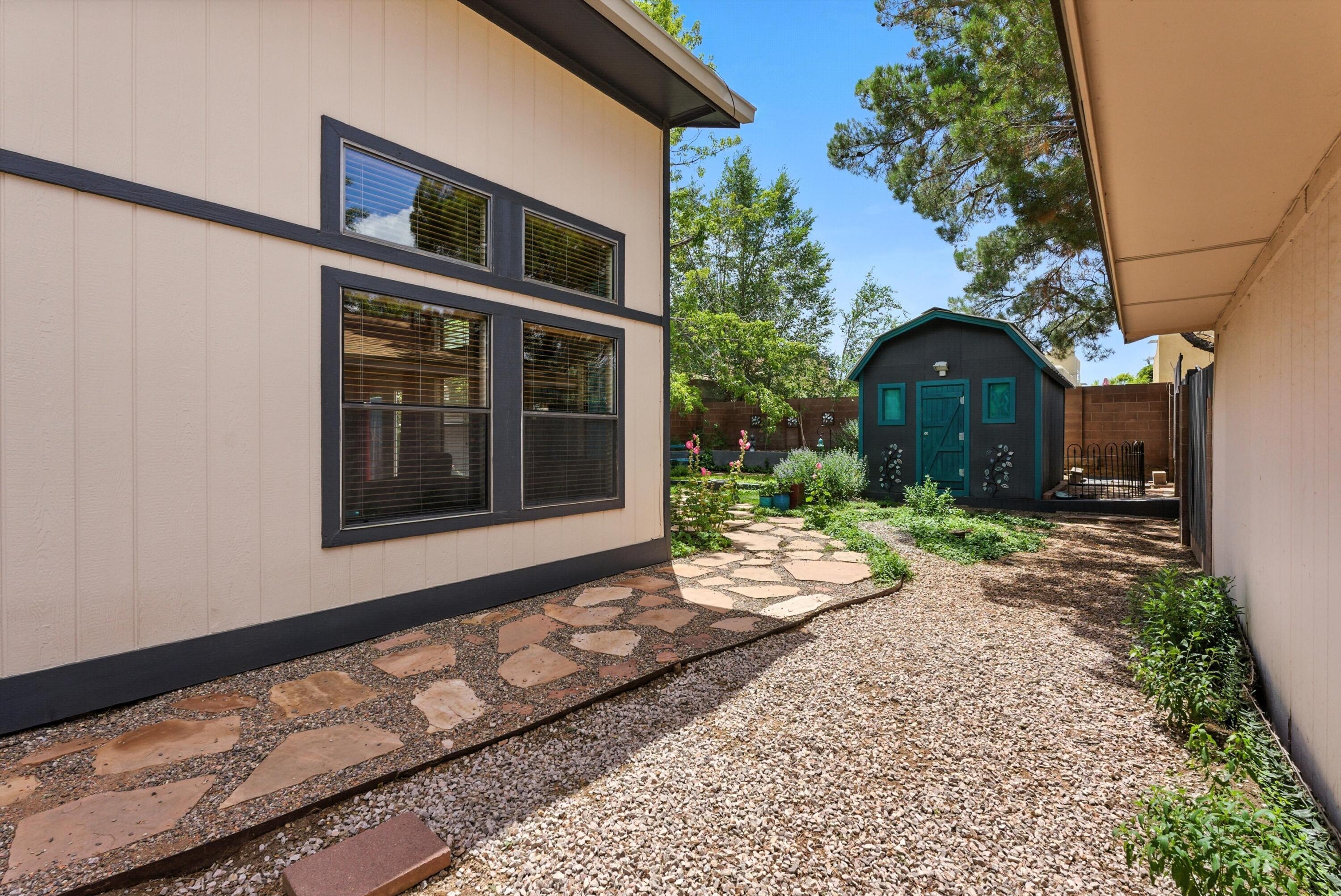 10308 Oso Grande Road NE