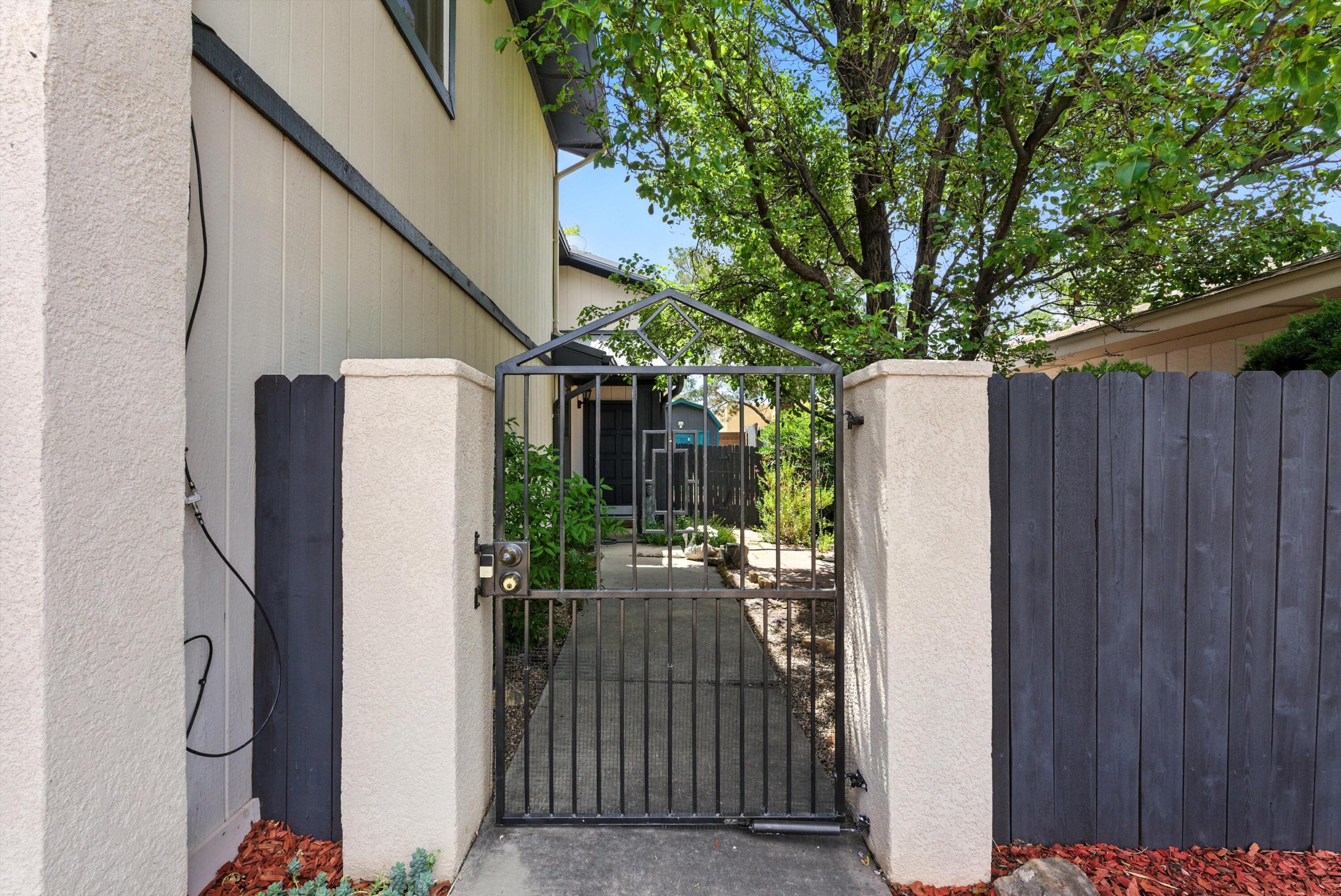 10308 Oso Grande Road NE