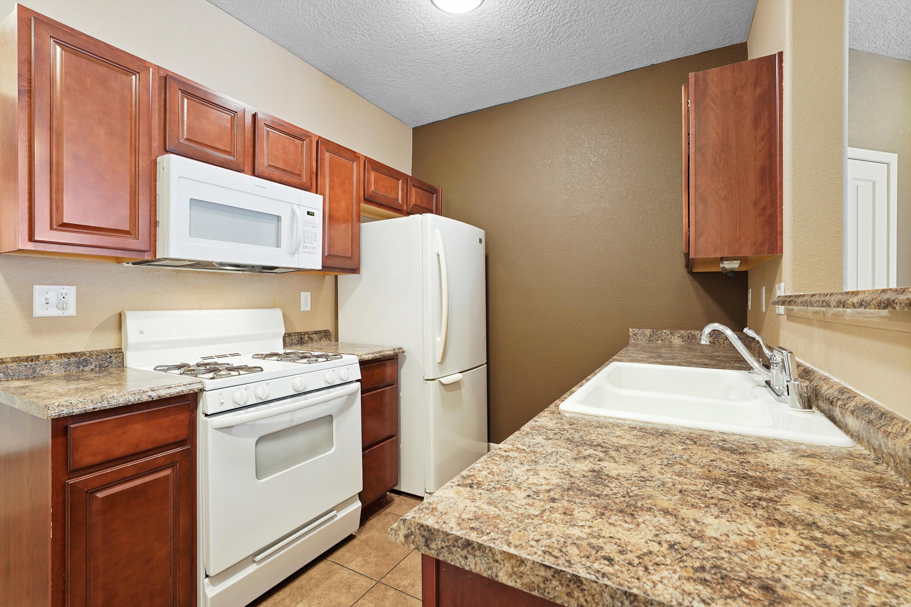 2215 ODESSA Court SW