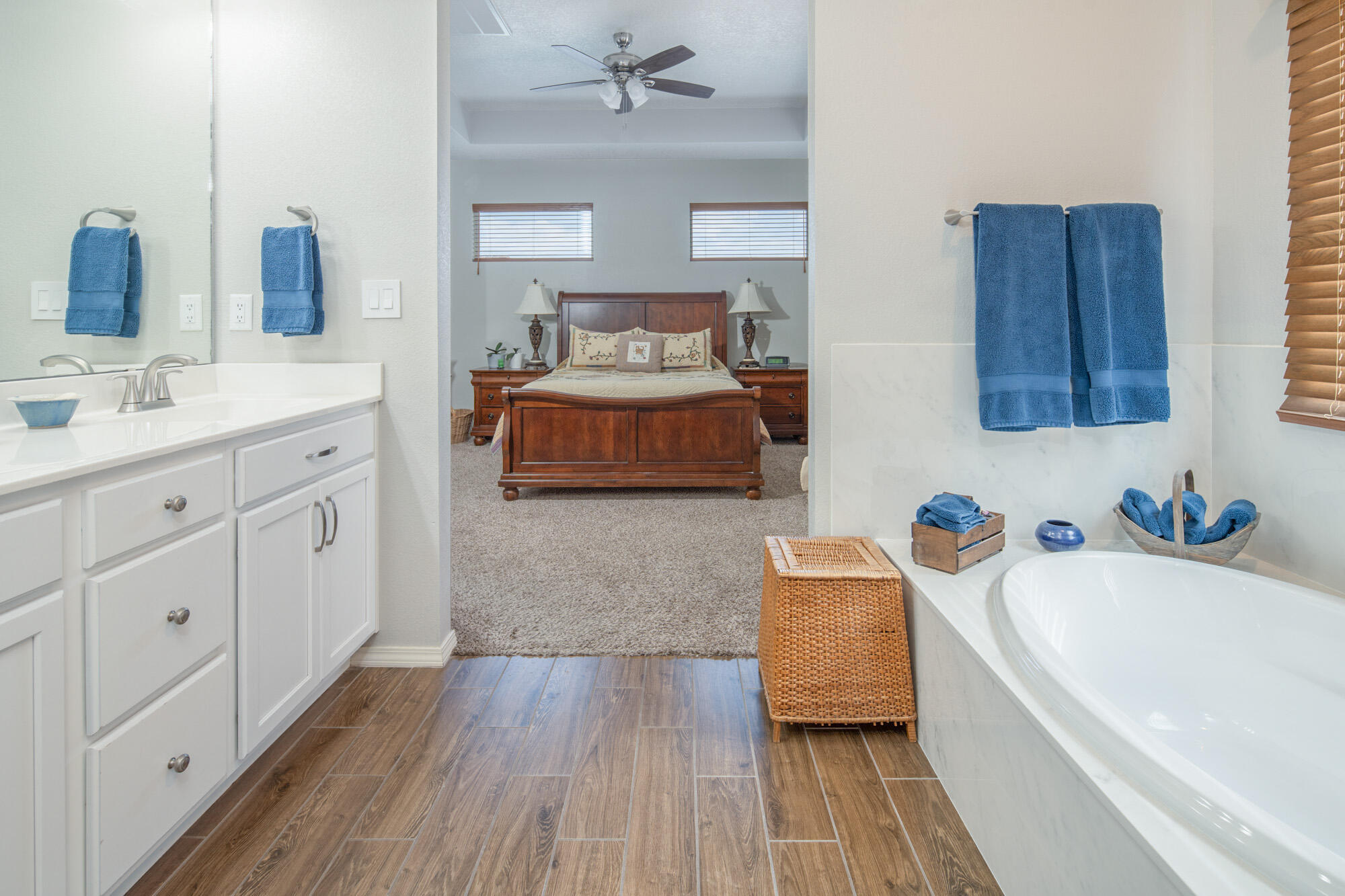 1978 CASTLE PEAK Loop NE