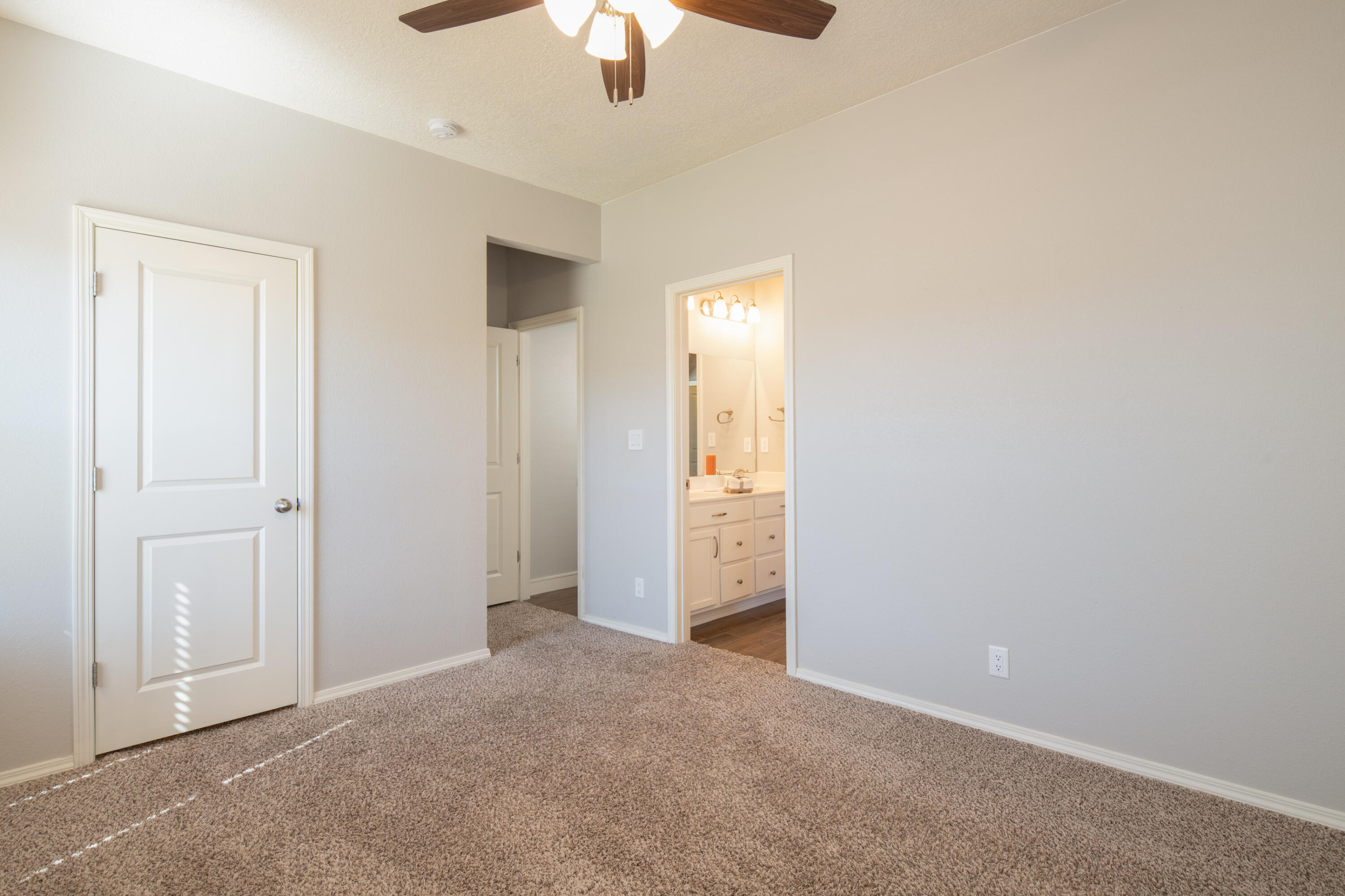 1978 CASTLE PEAK Loop NE