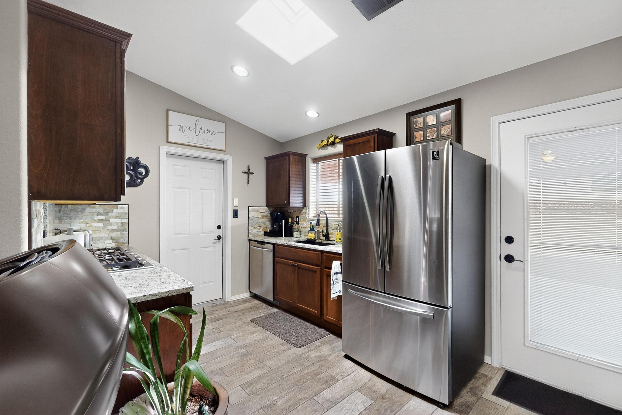 9616 Eucariz Avenue SW