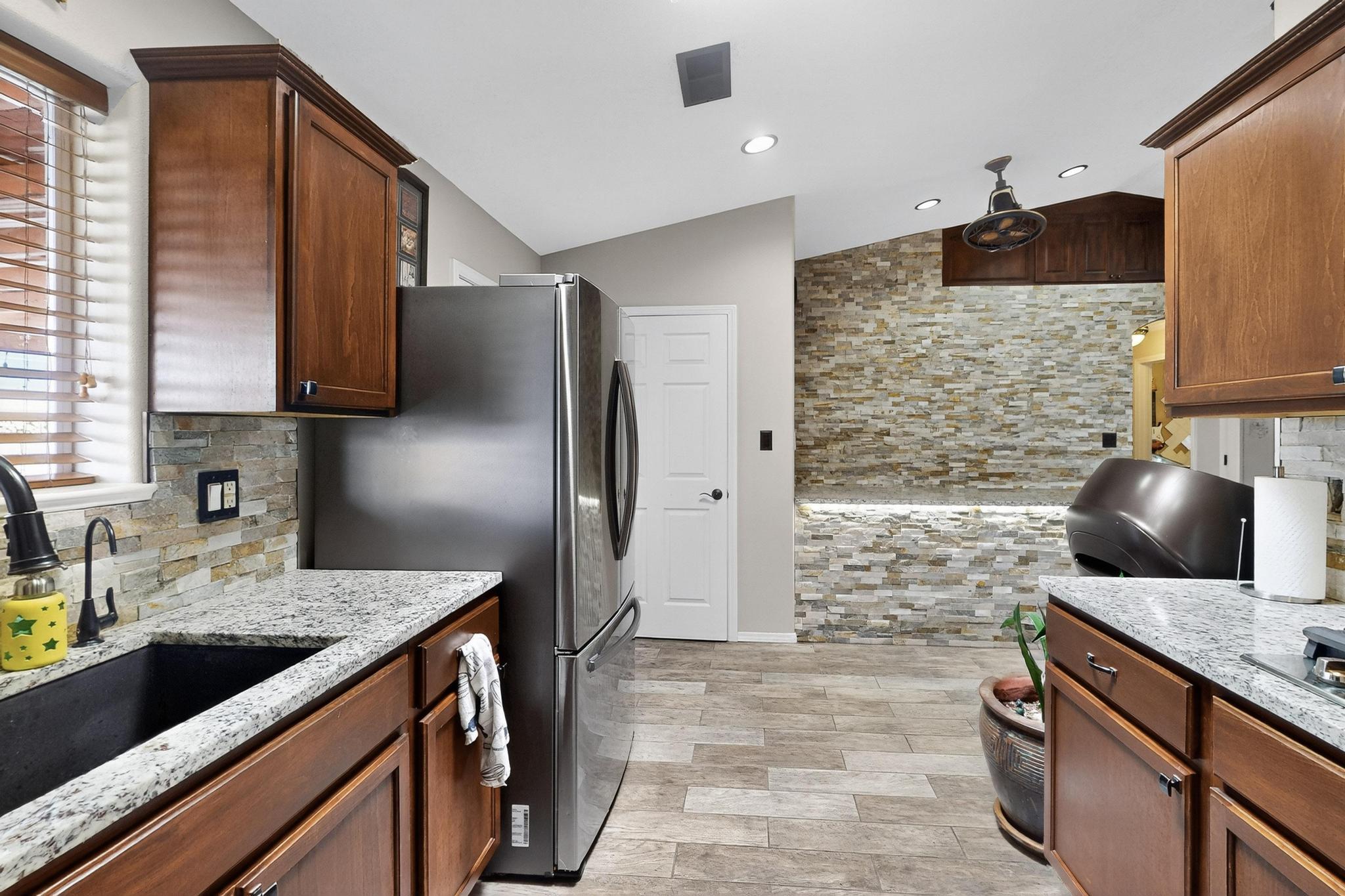 9616 Eucariz Avenue SW