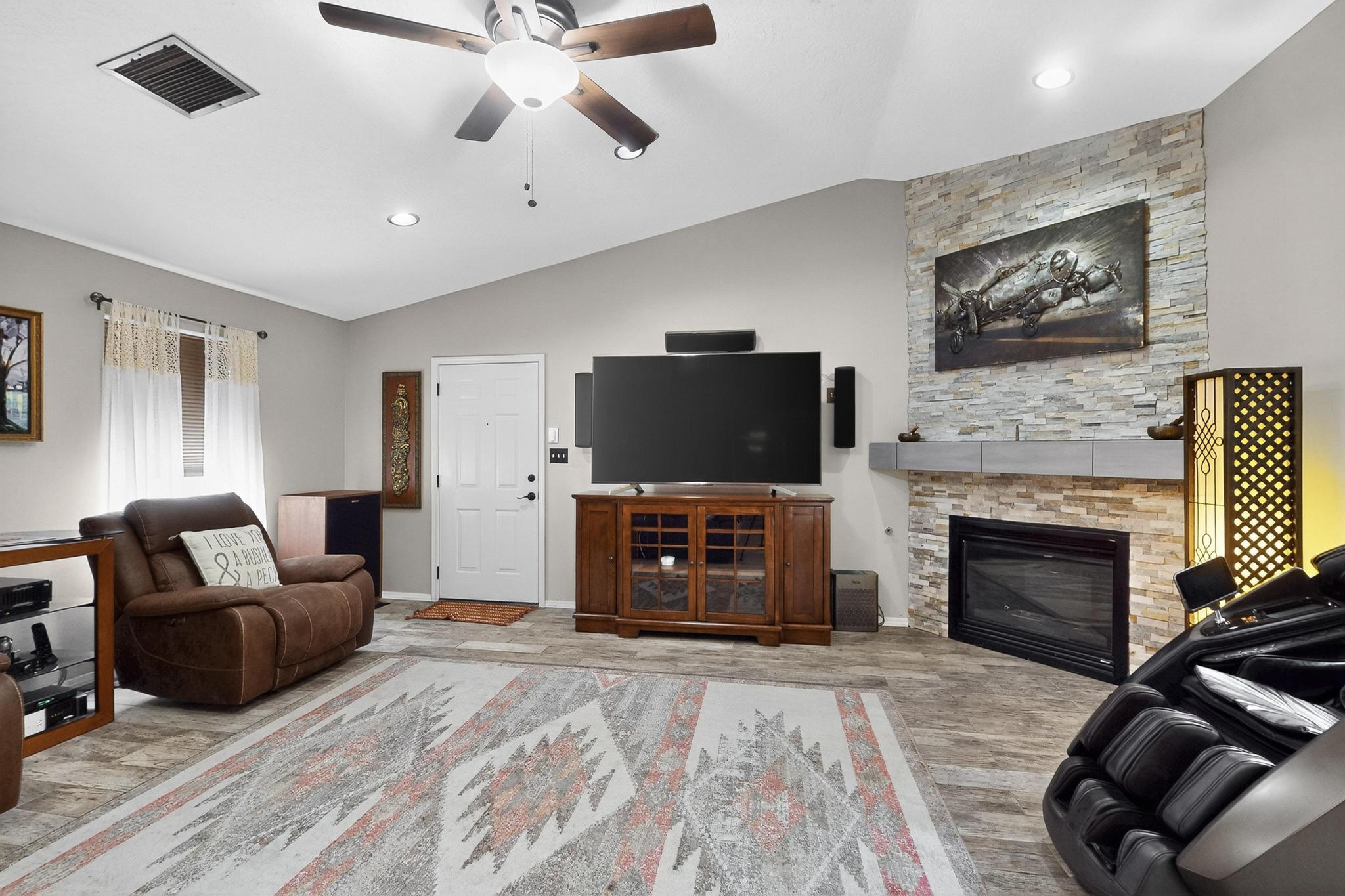 9616 Eucariz Avenue SW