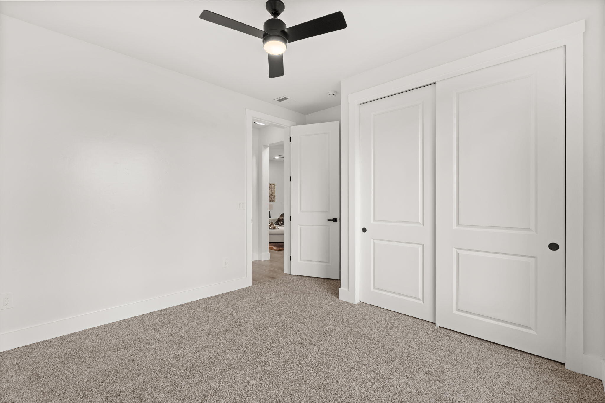 324 2nd Street NE