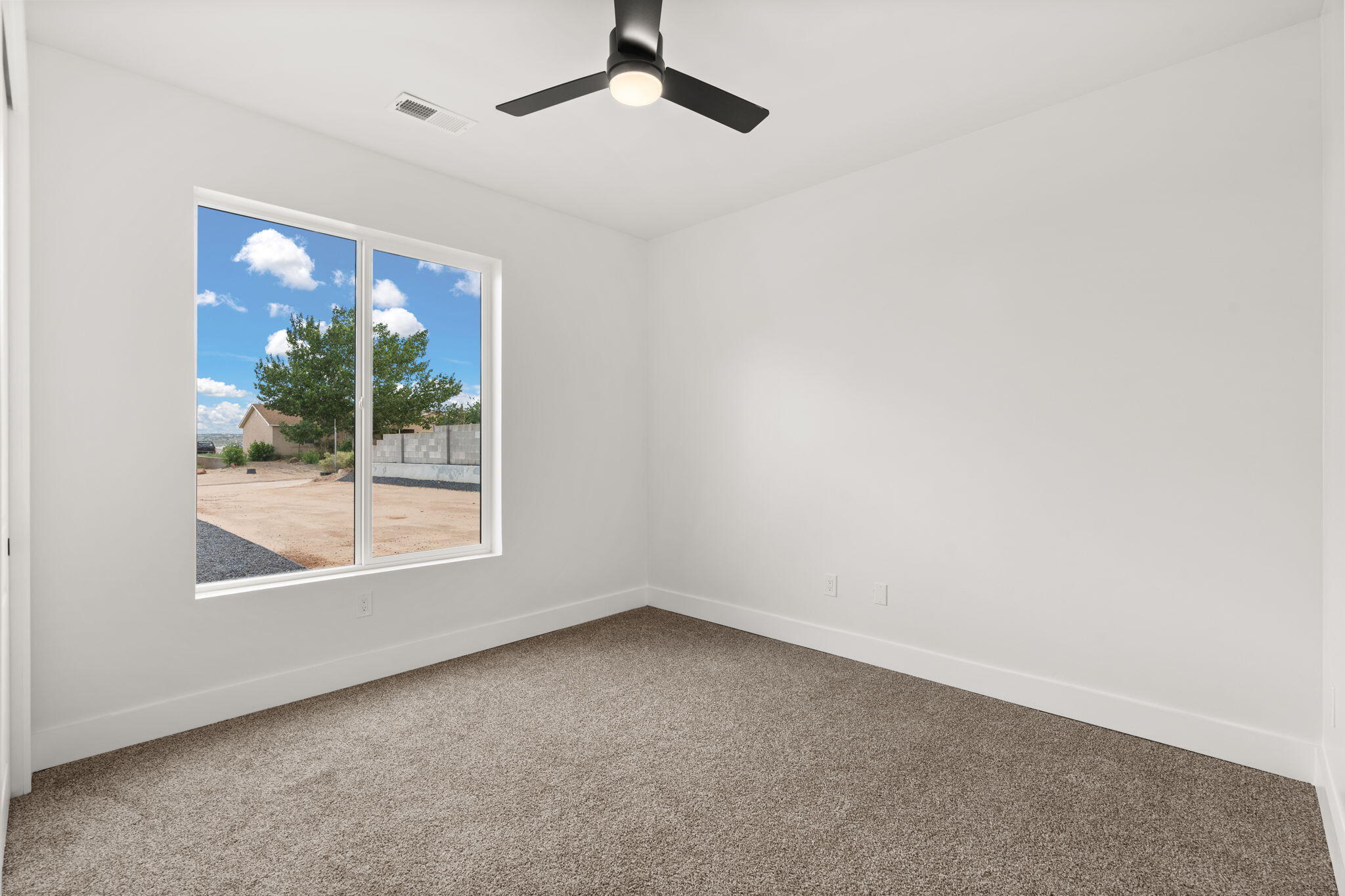 324 2nd Street NE