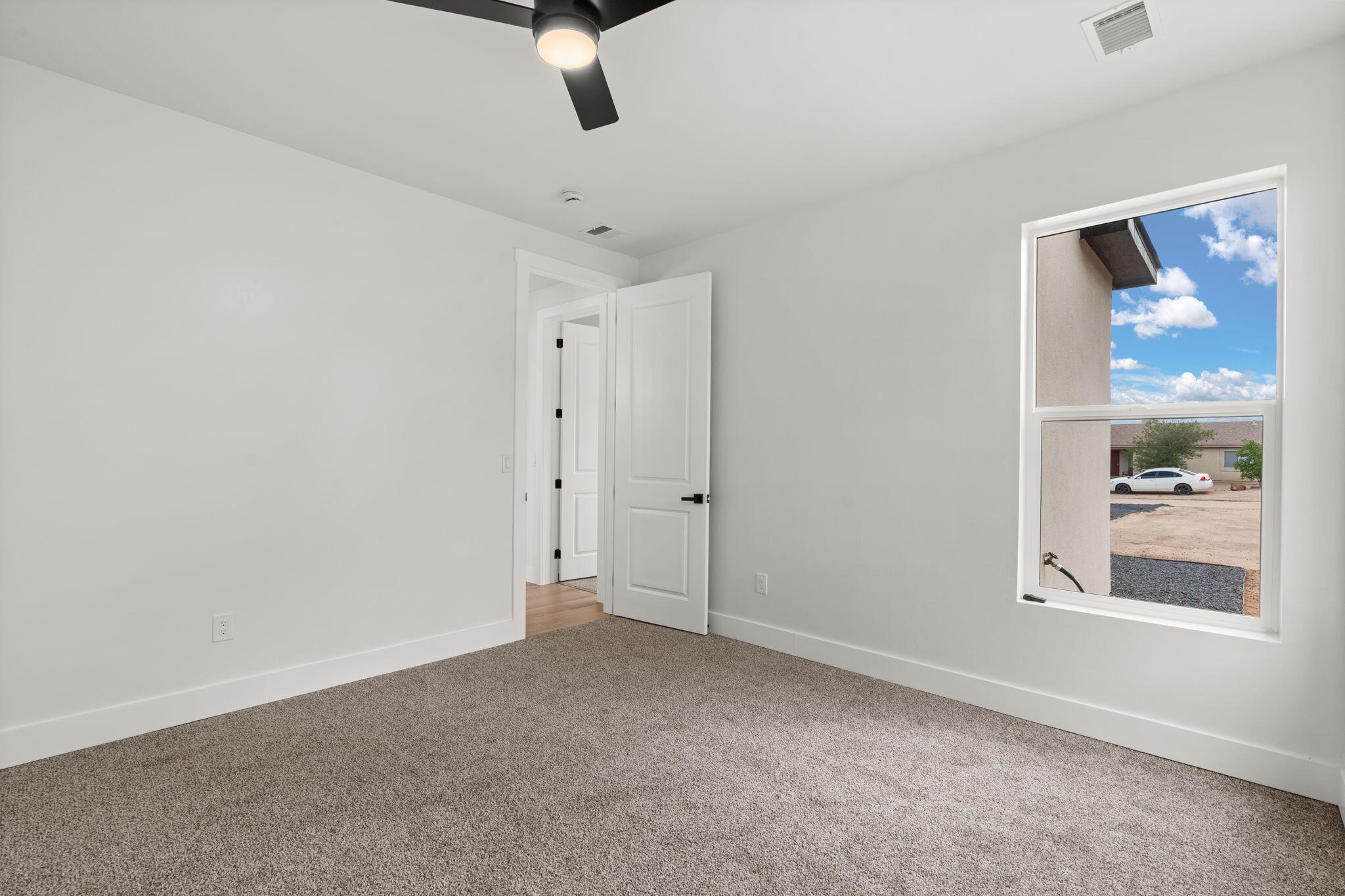 324 2nd Street NE
