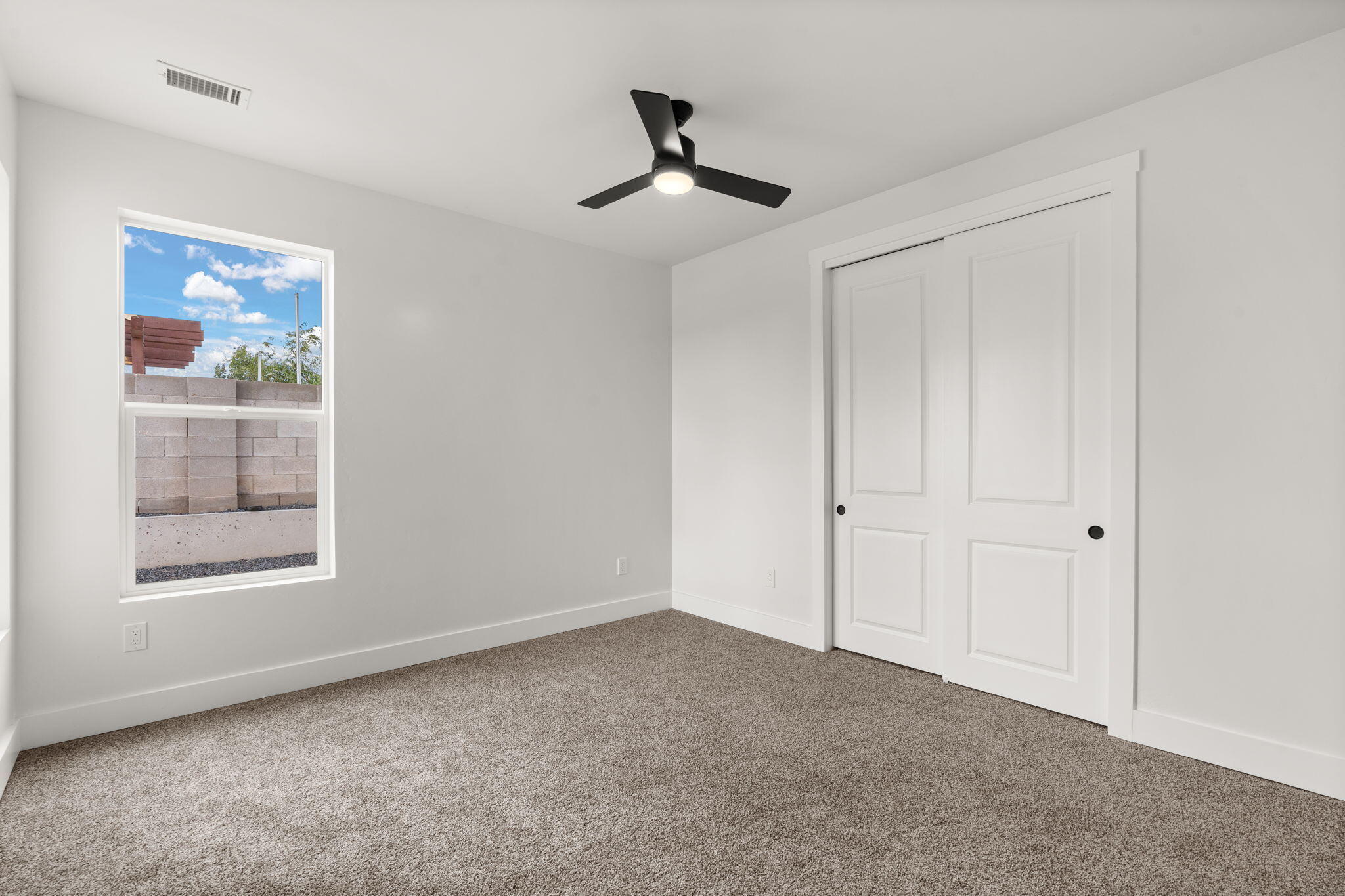 324 2nd Street NE