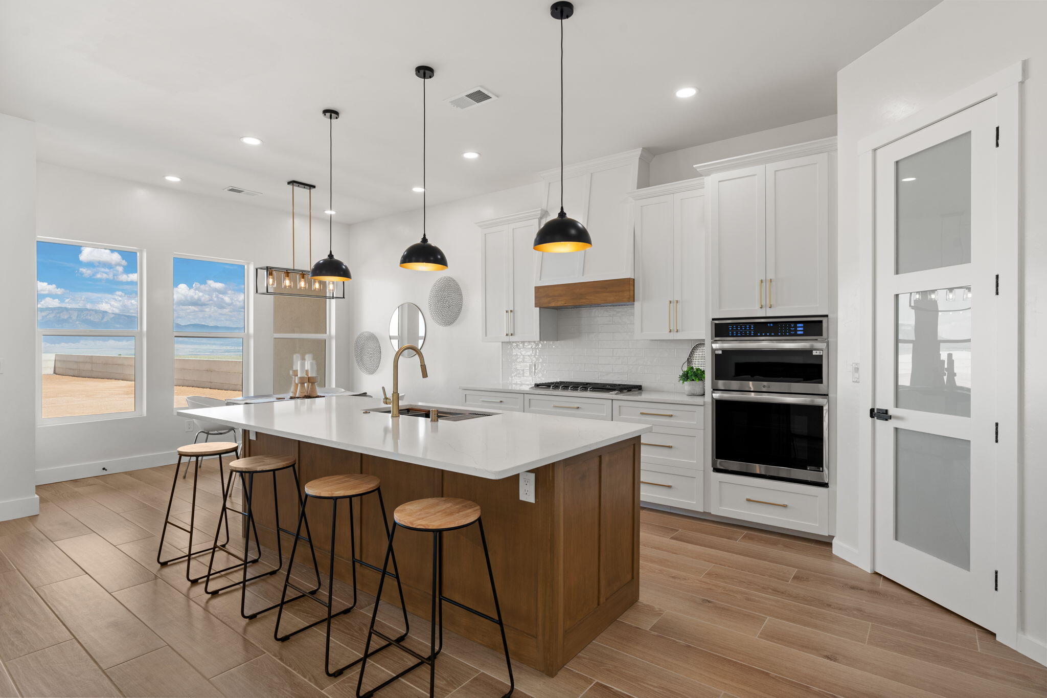 324 2nd Street NE