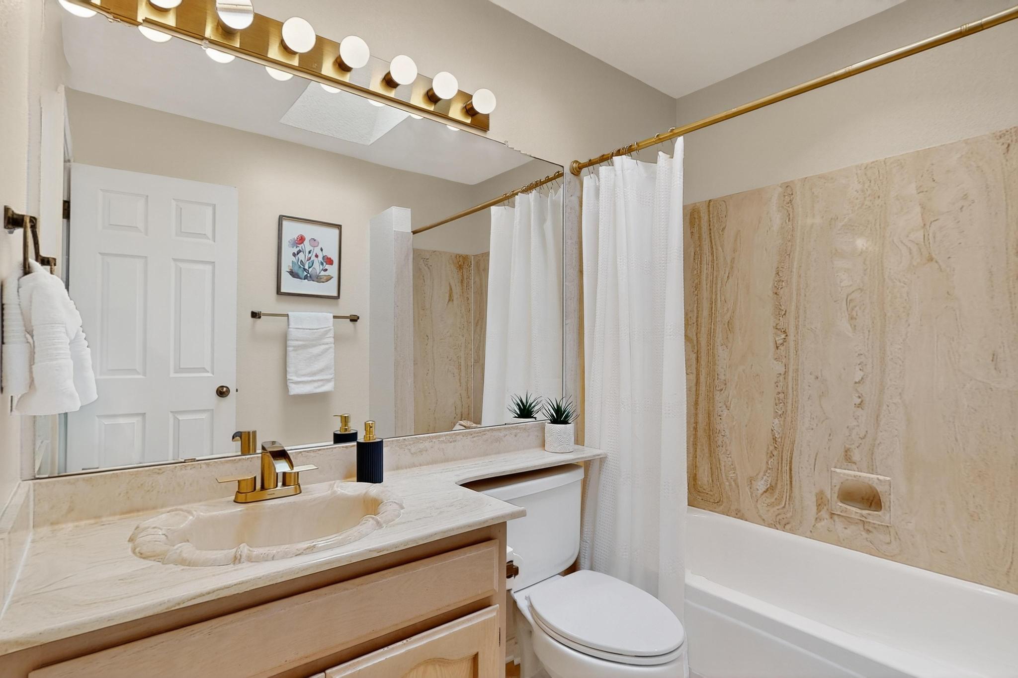 3733 CUERVO Court NW