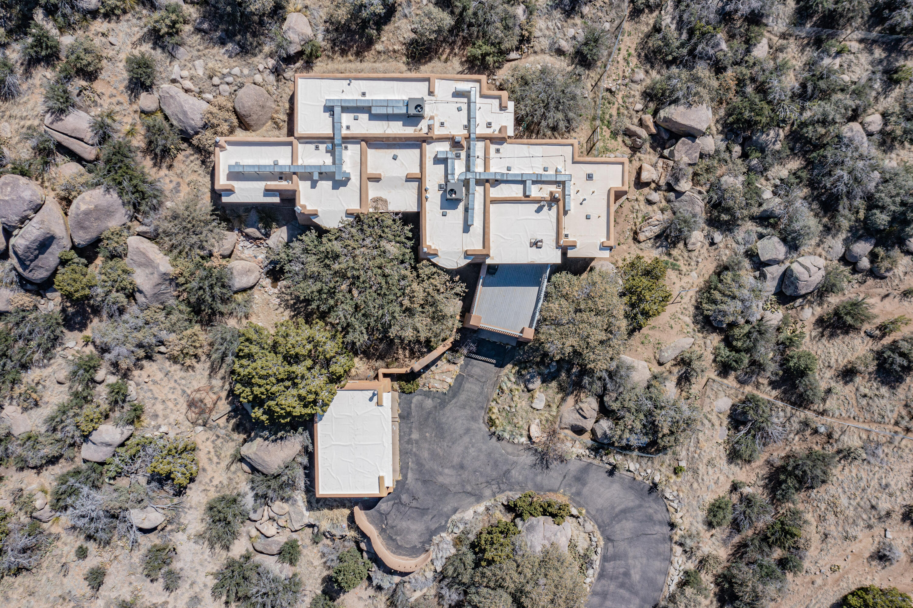 10 La Luz Trail NE
