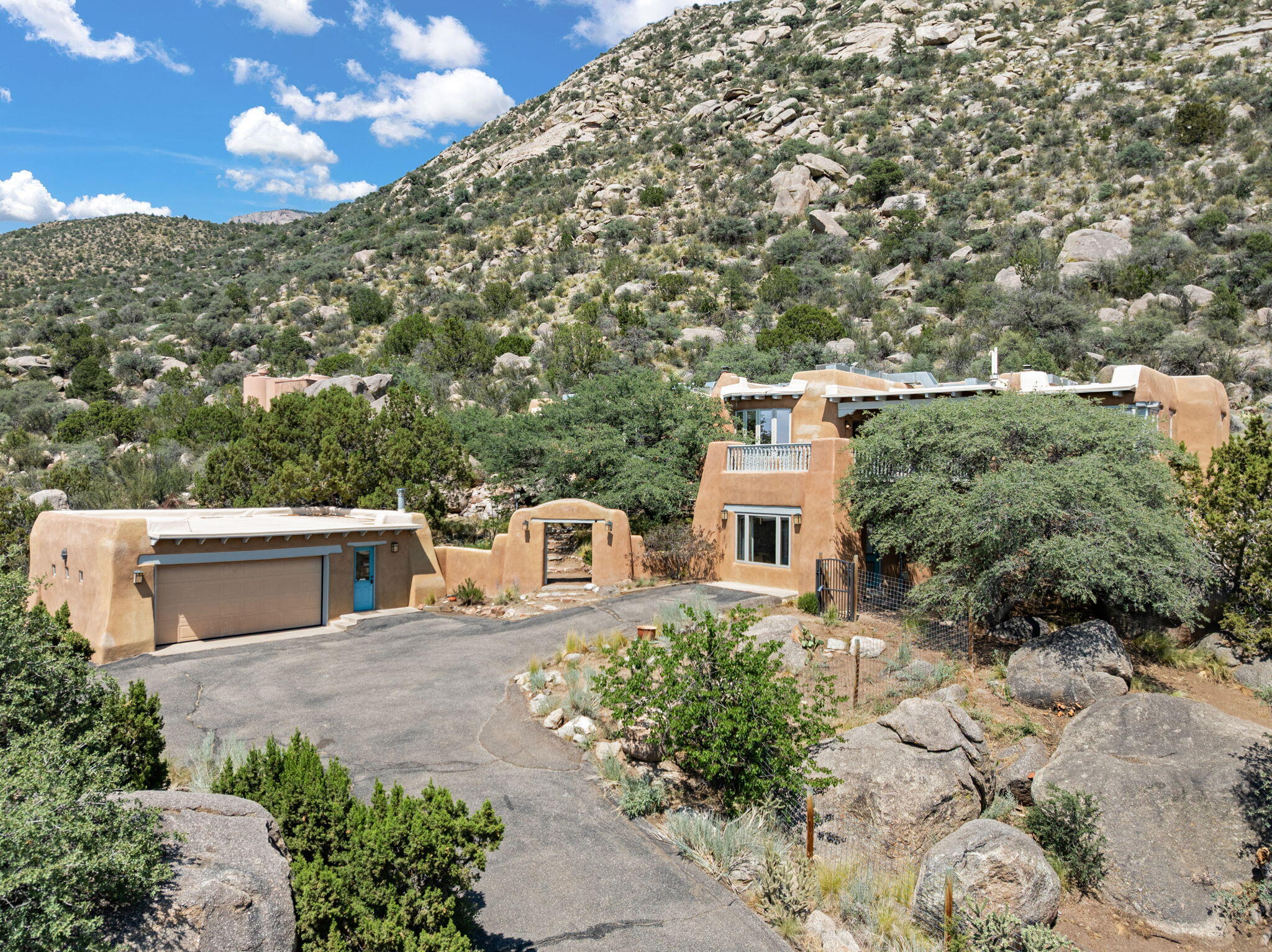 10 La Luz Trail NE
