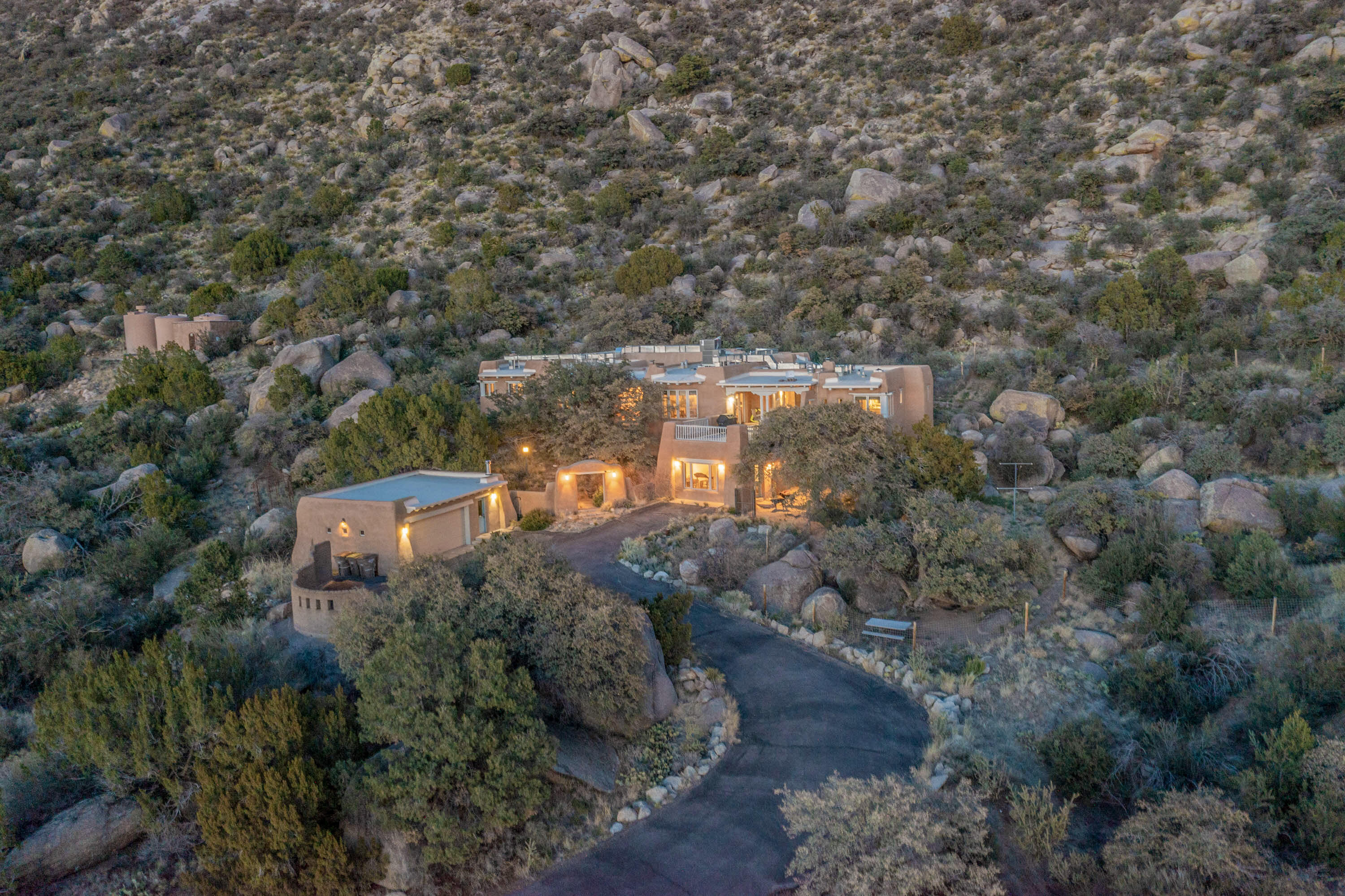 10 La Luz Trail NE