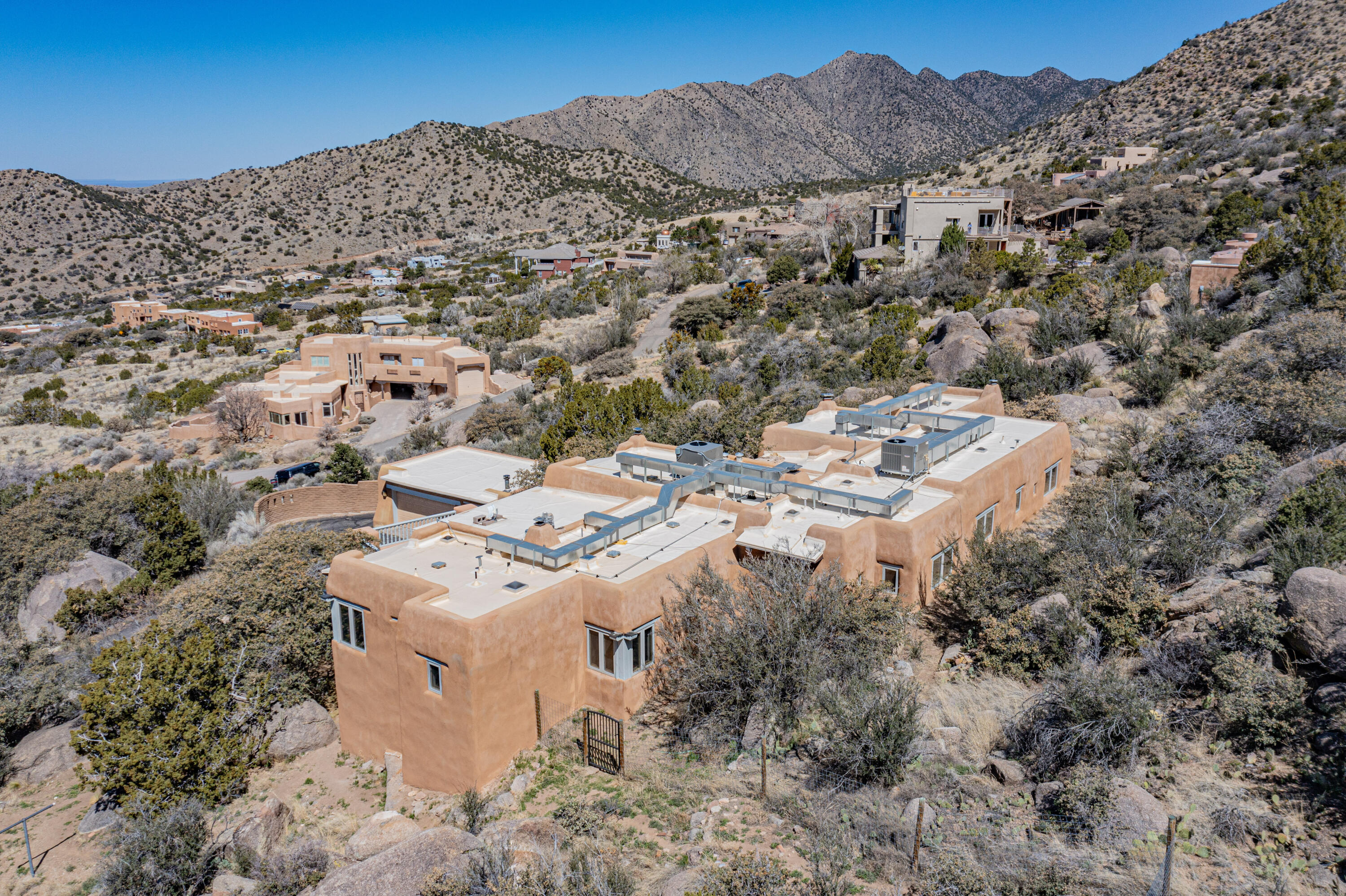 10 La Luz Trail NE