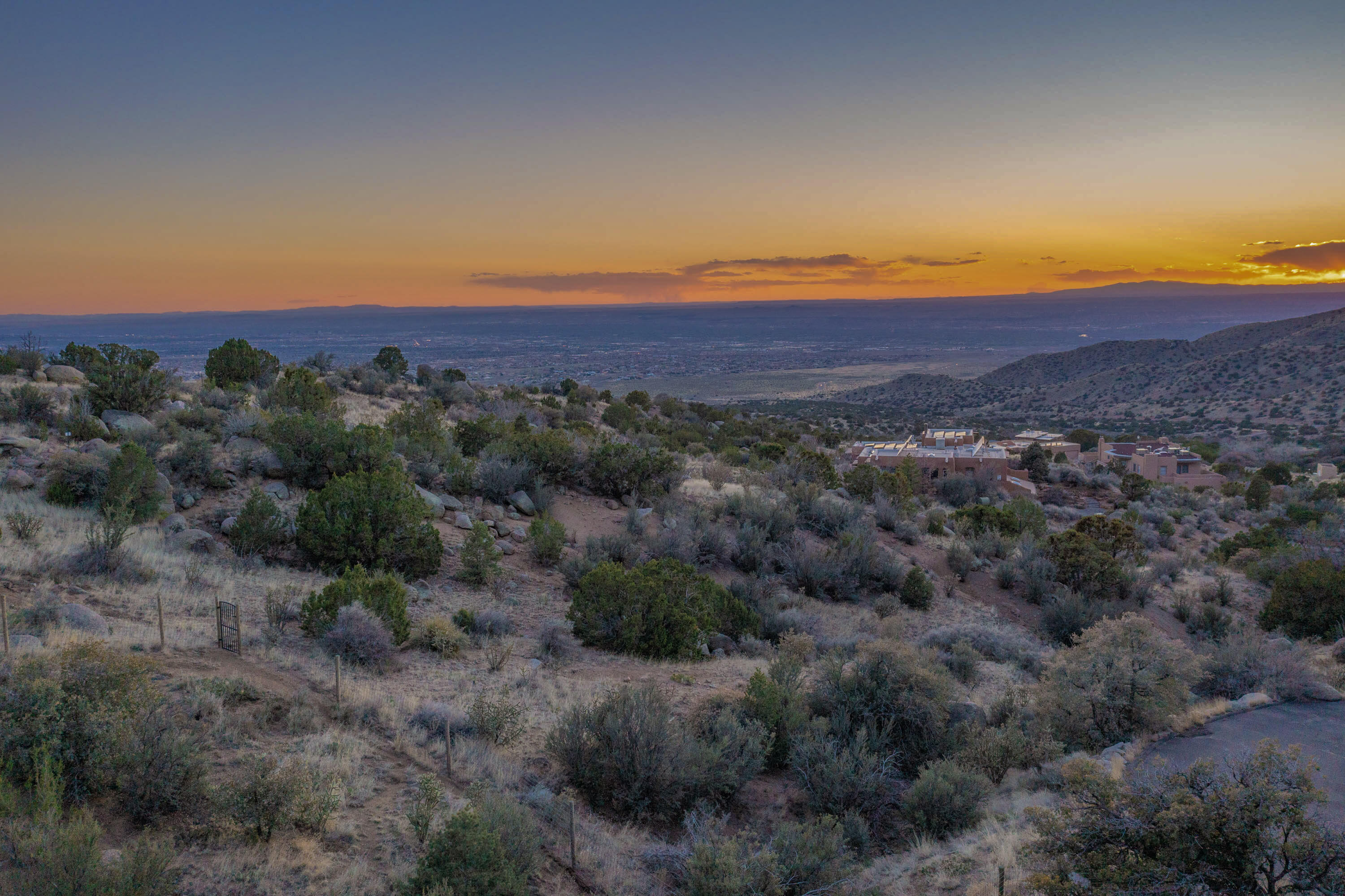10 La Luz Trail NE