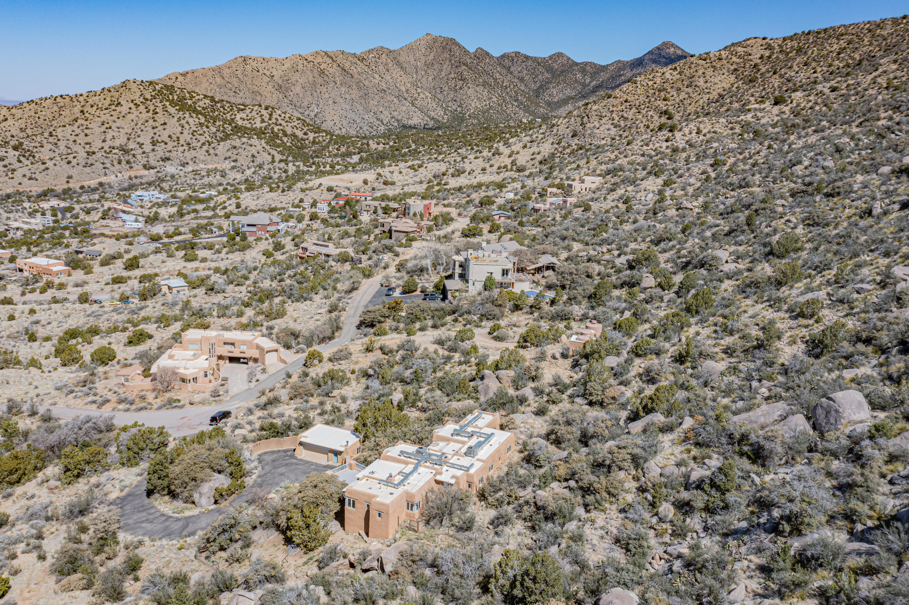 10 La Luz Trail NE