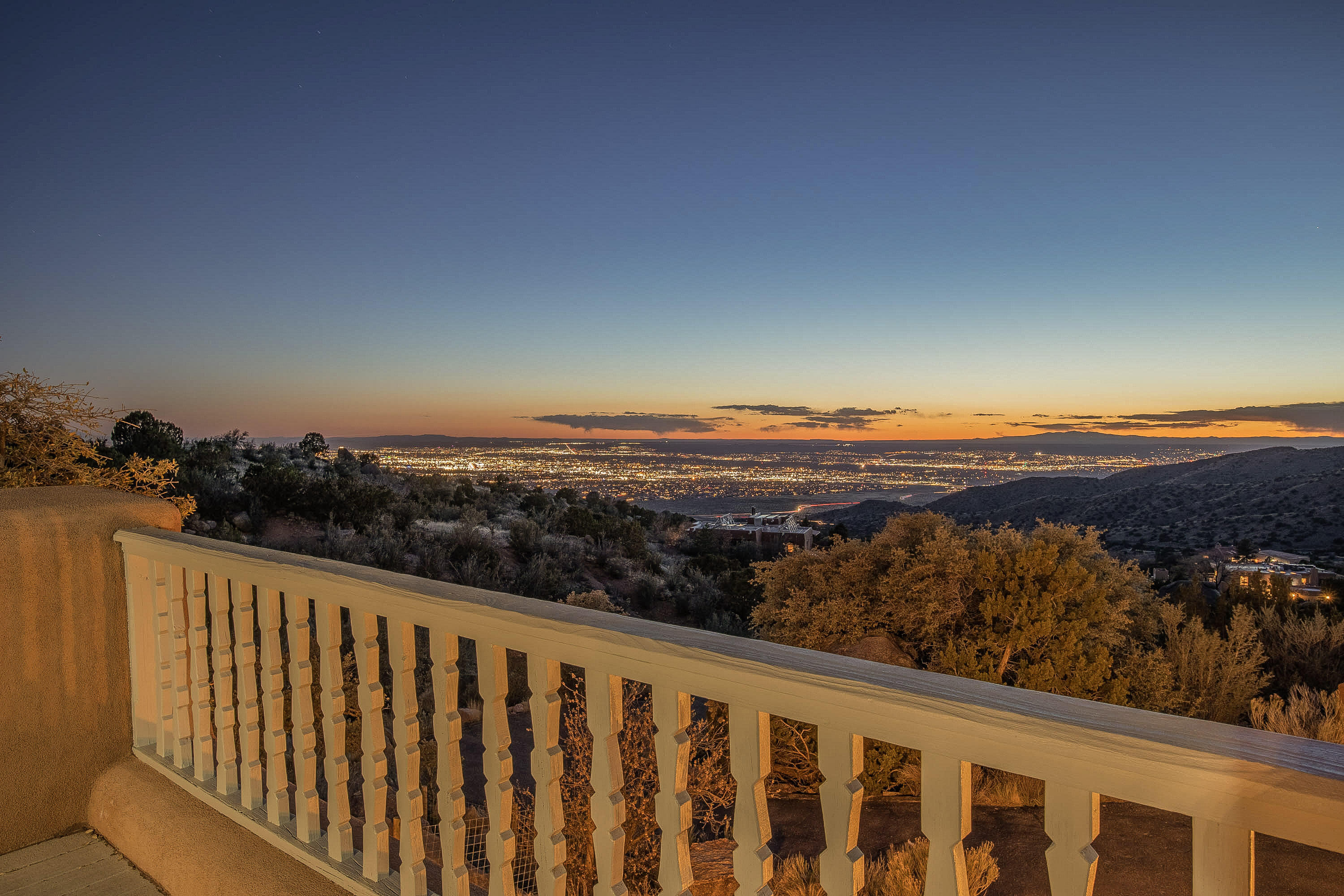 10 La Luz Trail NE