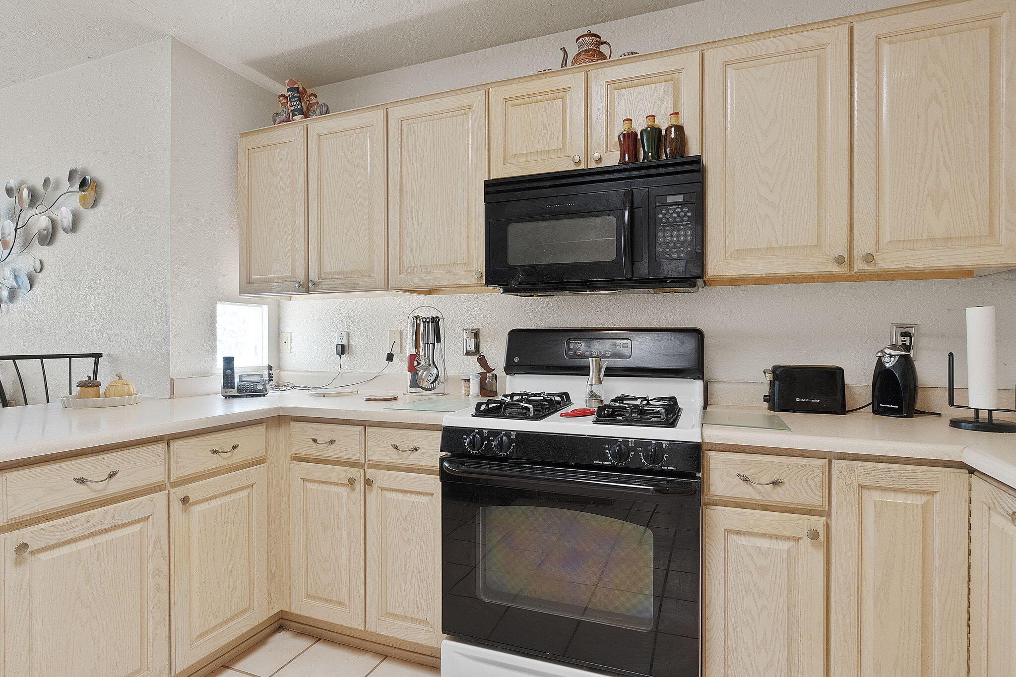 571 HERMIT FALLS Drive SE