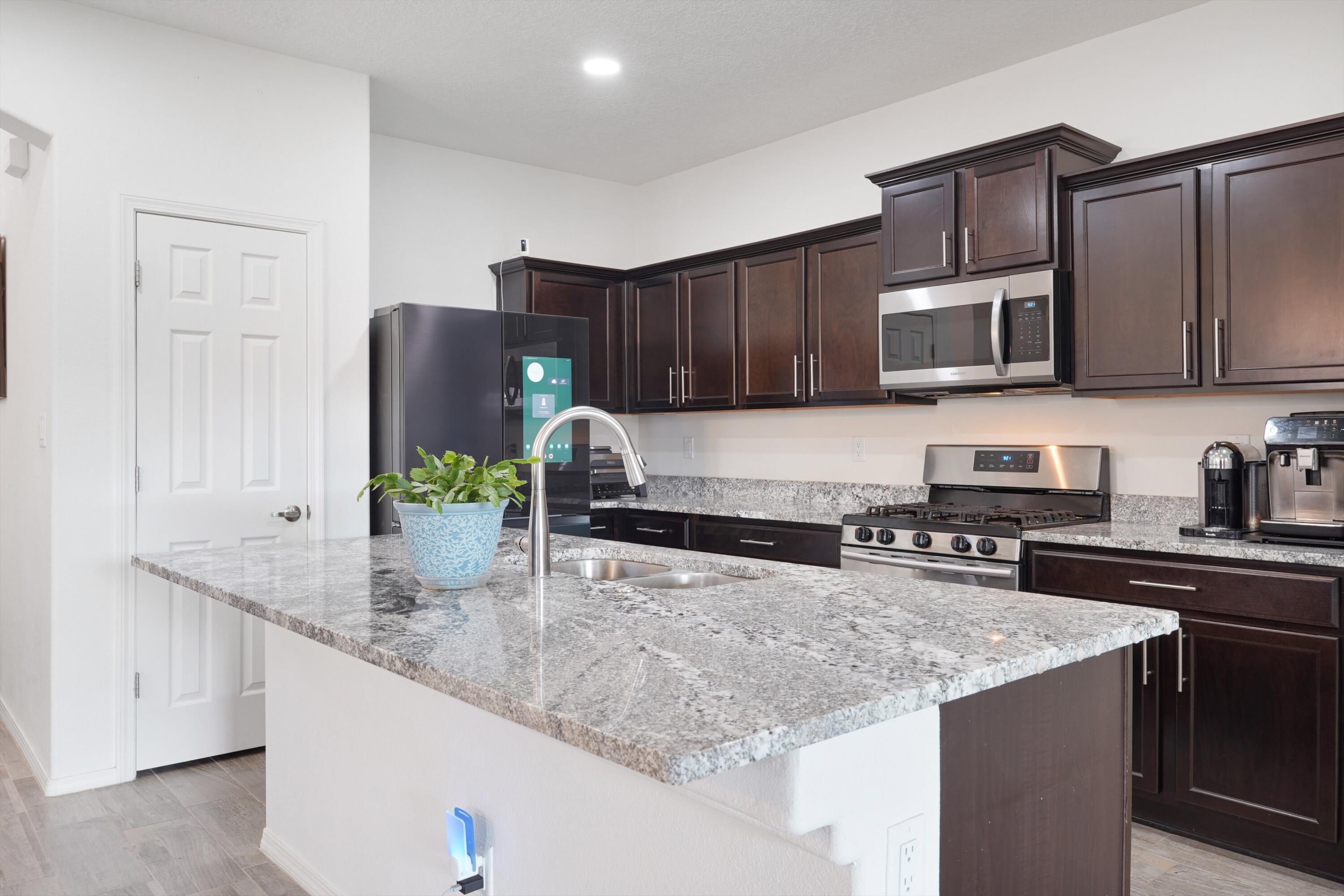 2645 Camino Plata Loop NE