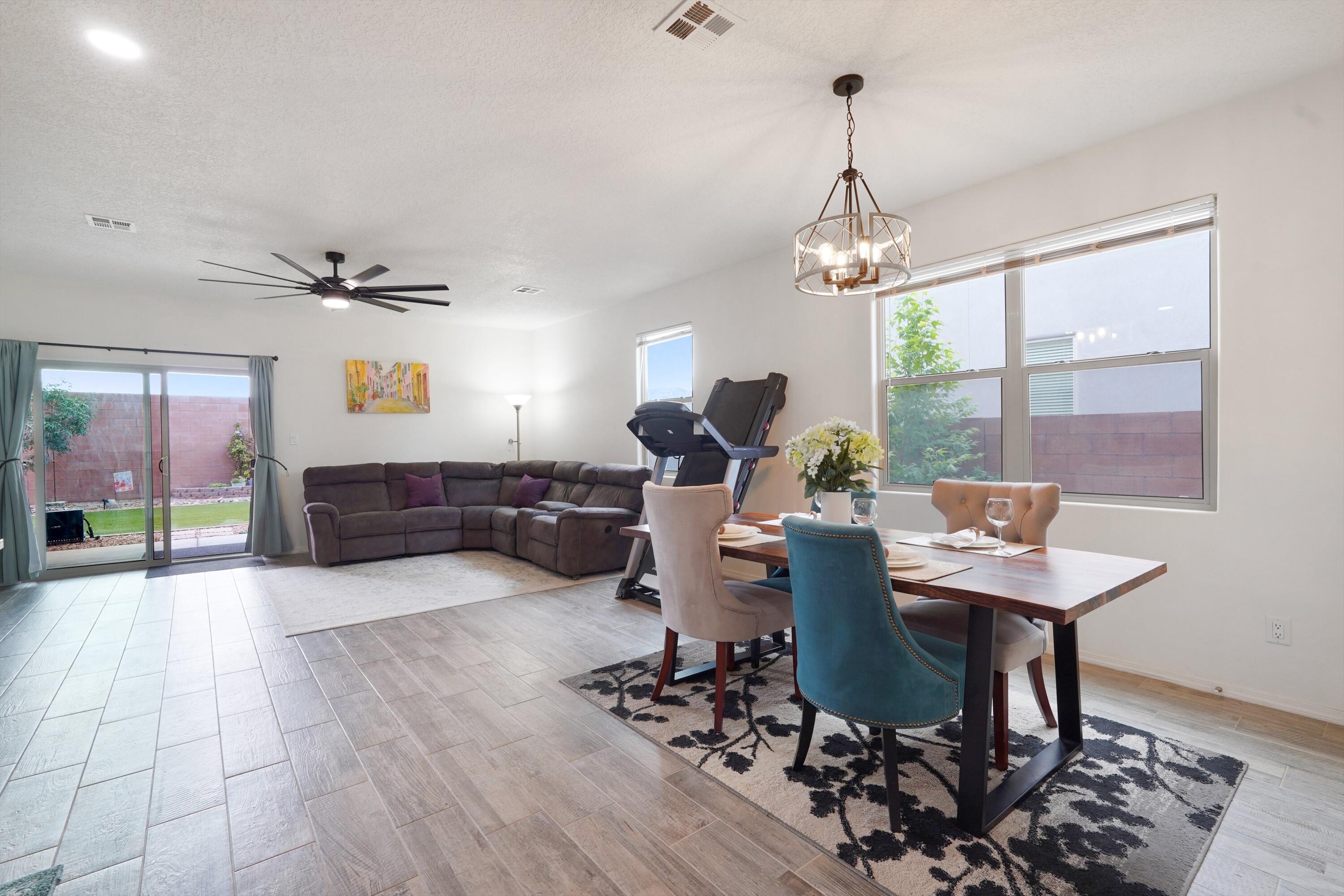 2645 Camino Plata Loop NE