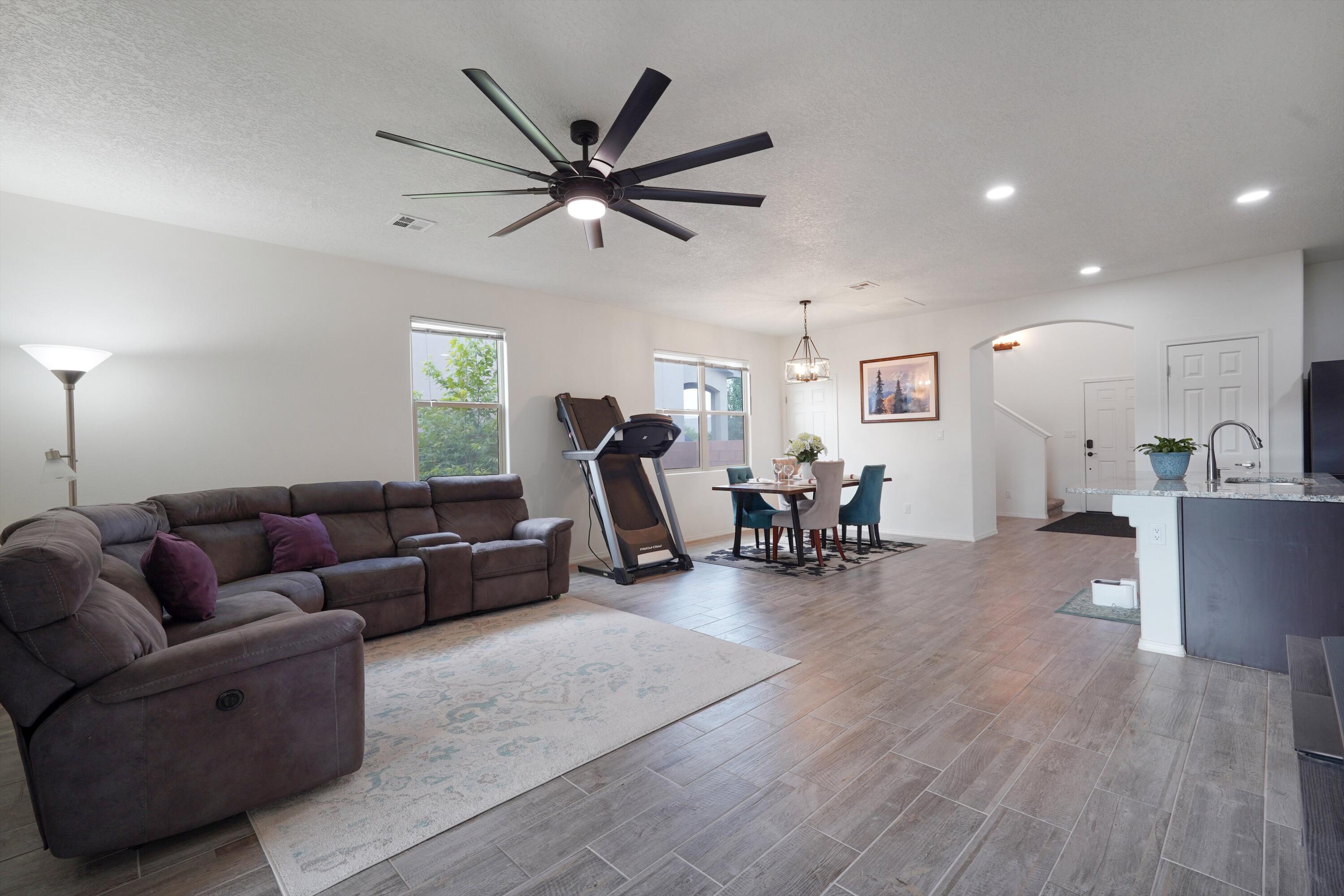 2645 Camino Plata Loop NE