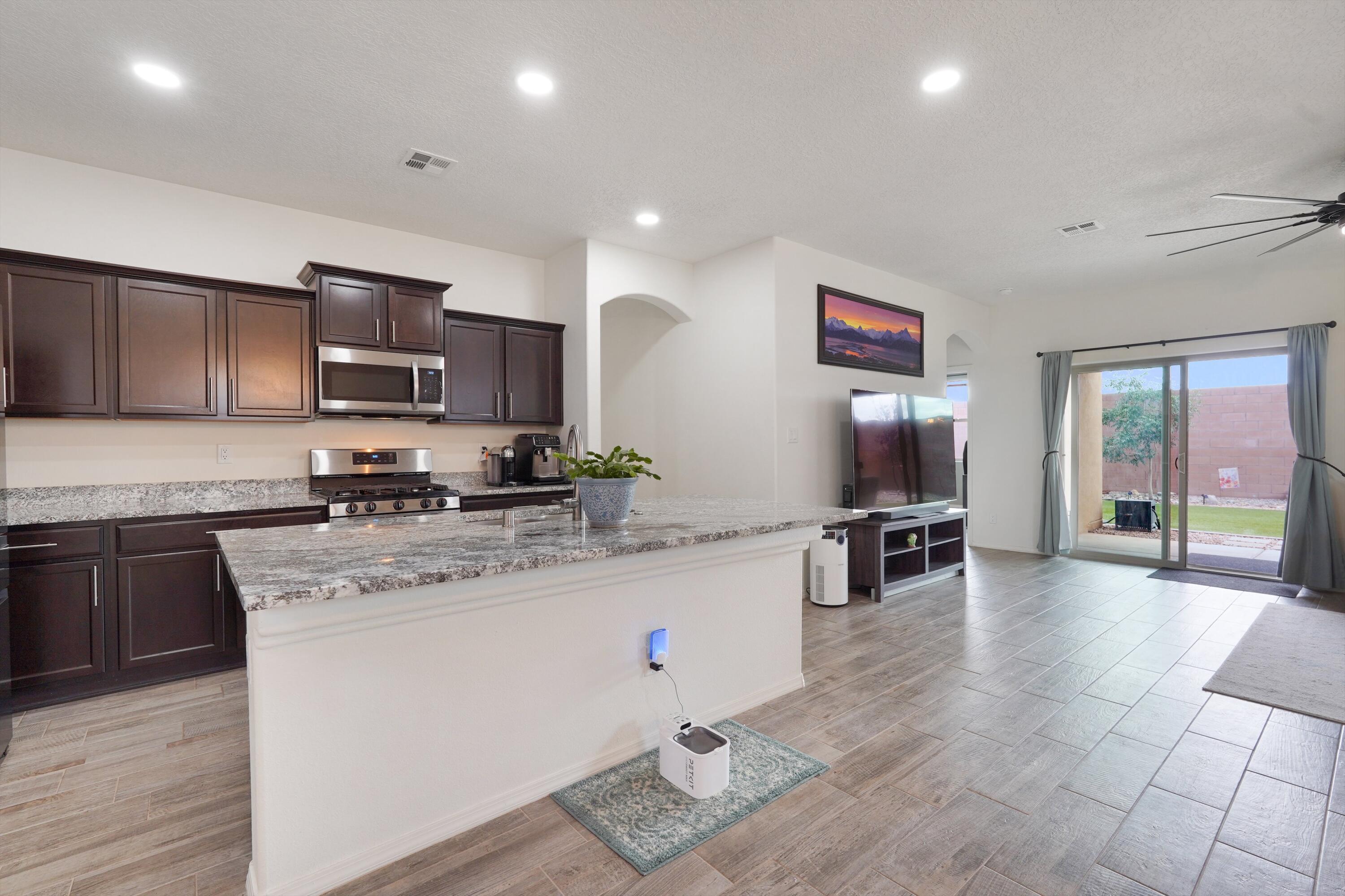 2645 Camino Plata Loop NE