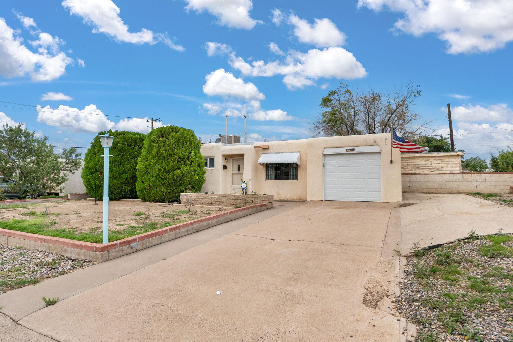 2325 ELIZABETH Street NE