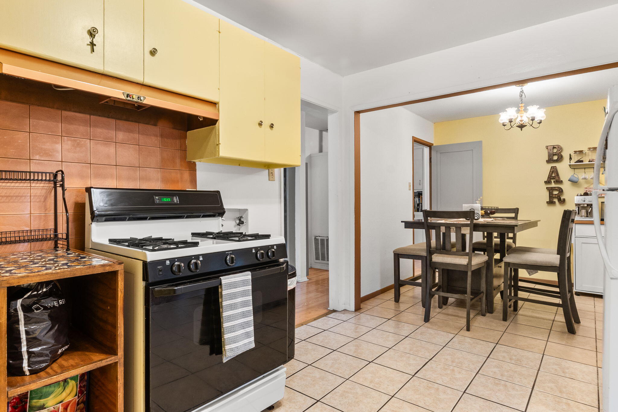 2325 ELIZABETH Street NE