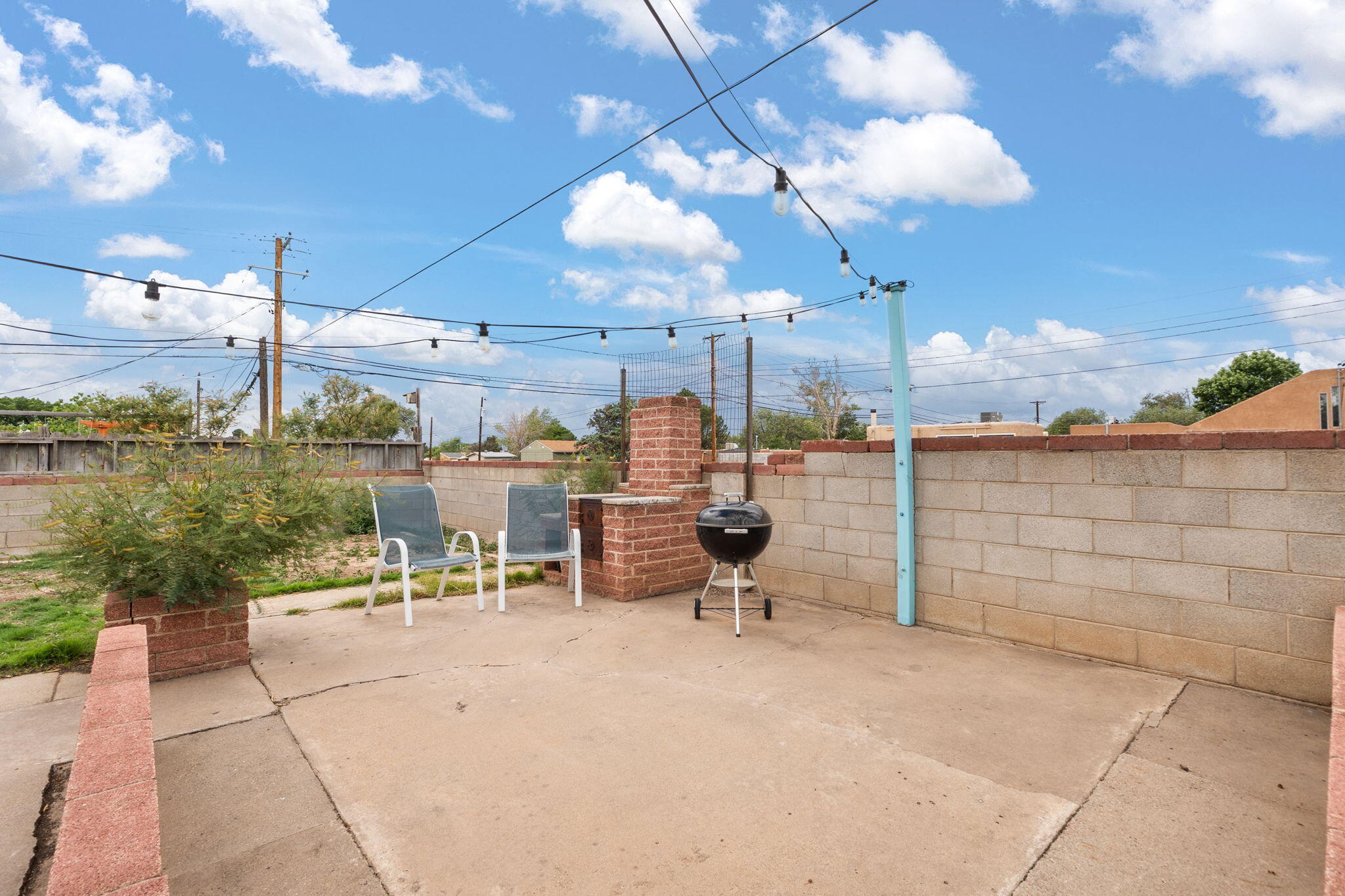 2325 ELIZABETH Street NE